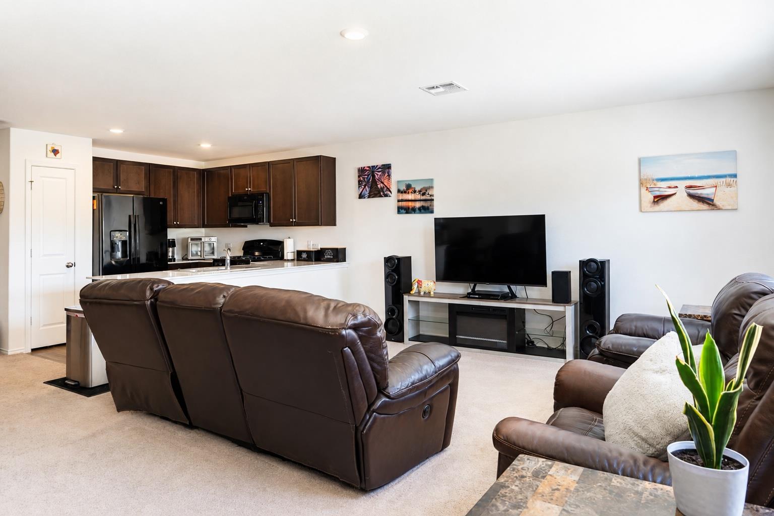 193 Gypsum Vly Property Photo 3