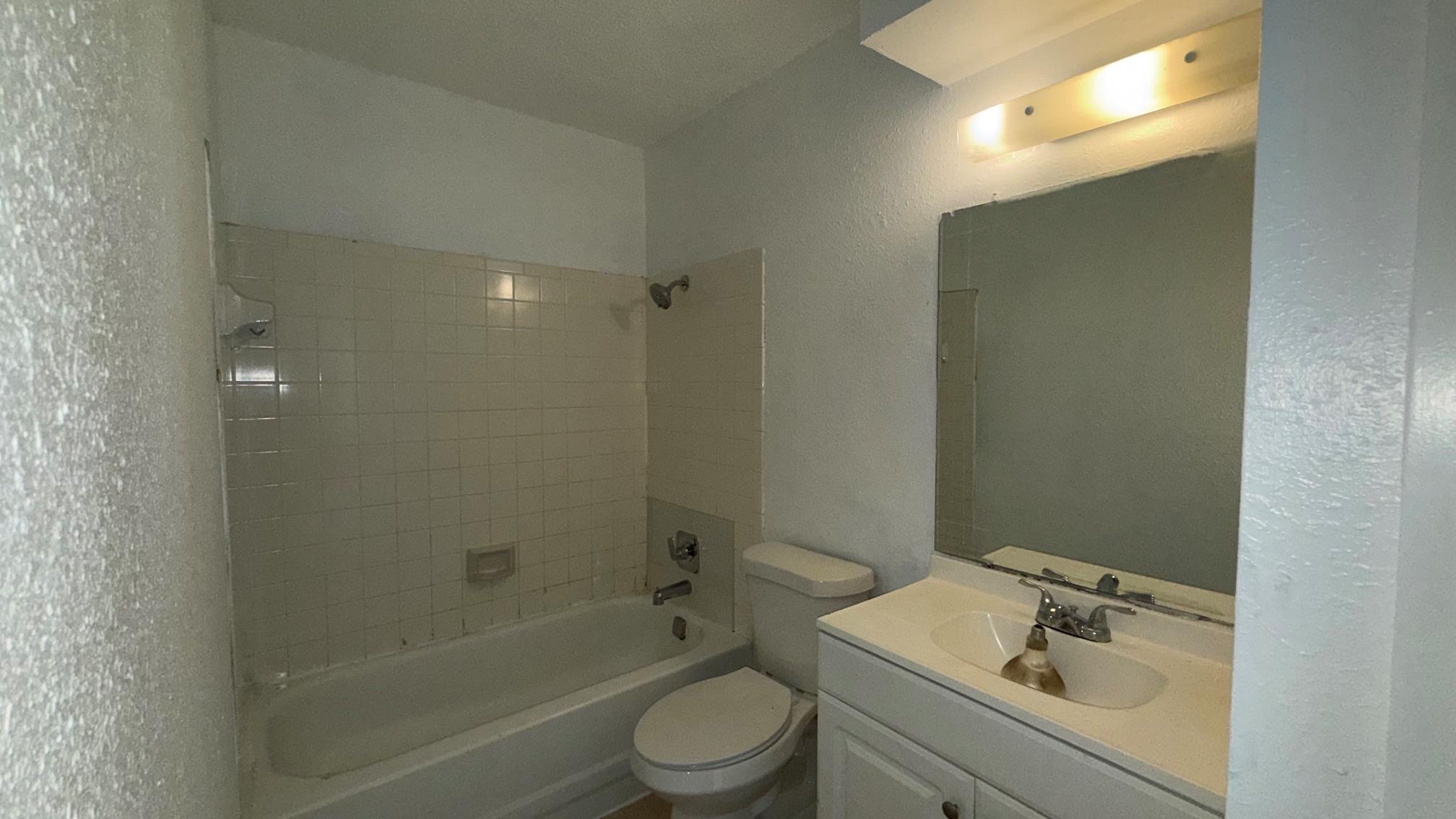 1303 Bonnie Brae St #b Property Photo 8