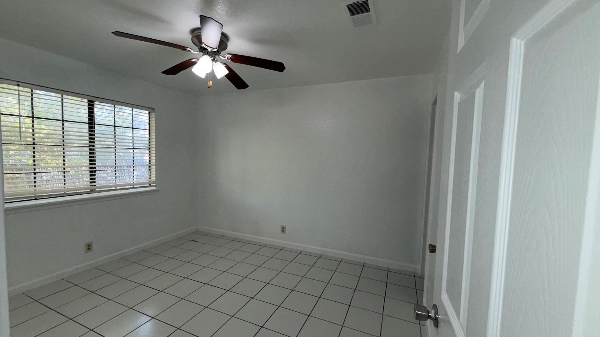 1303 Bonnie Brae St #b Property Photo 9
