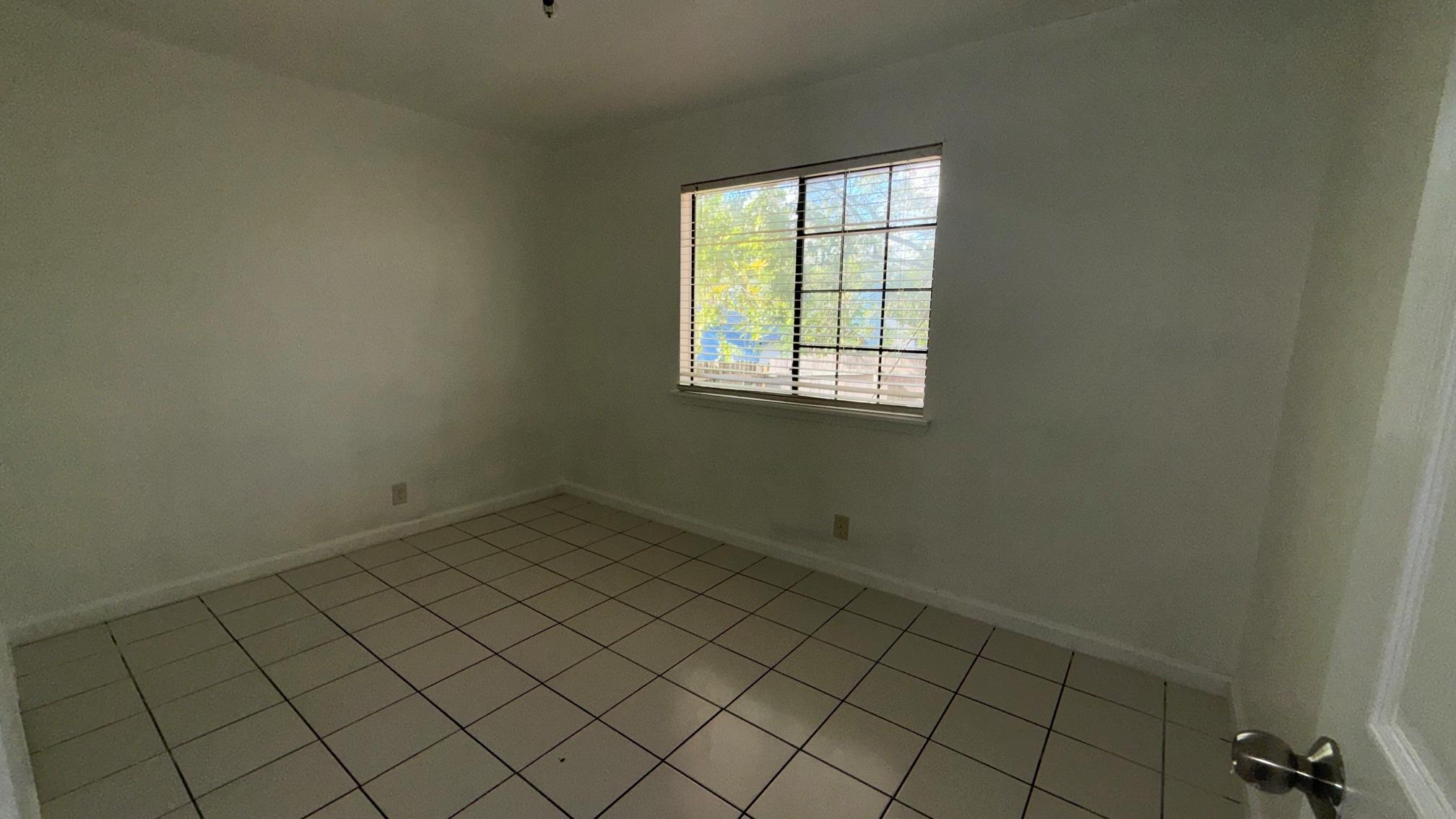 1303 Bonnie Brae St #b Property Photo 13