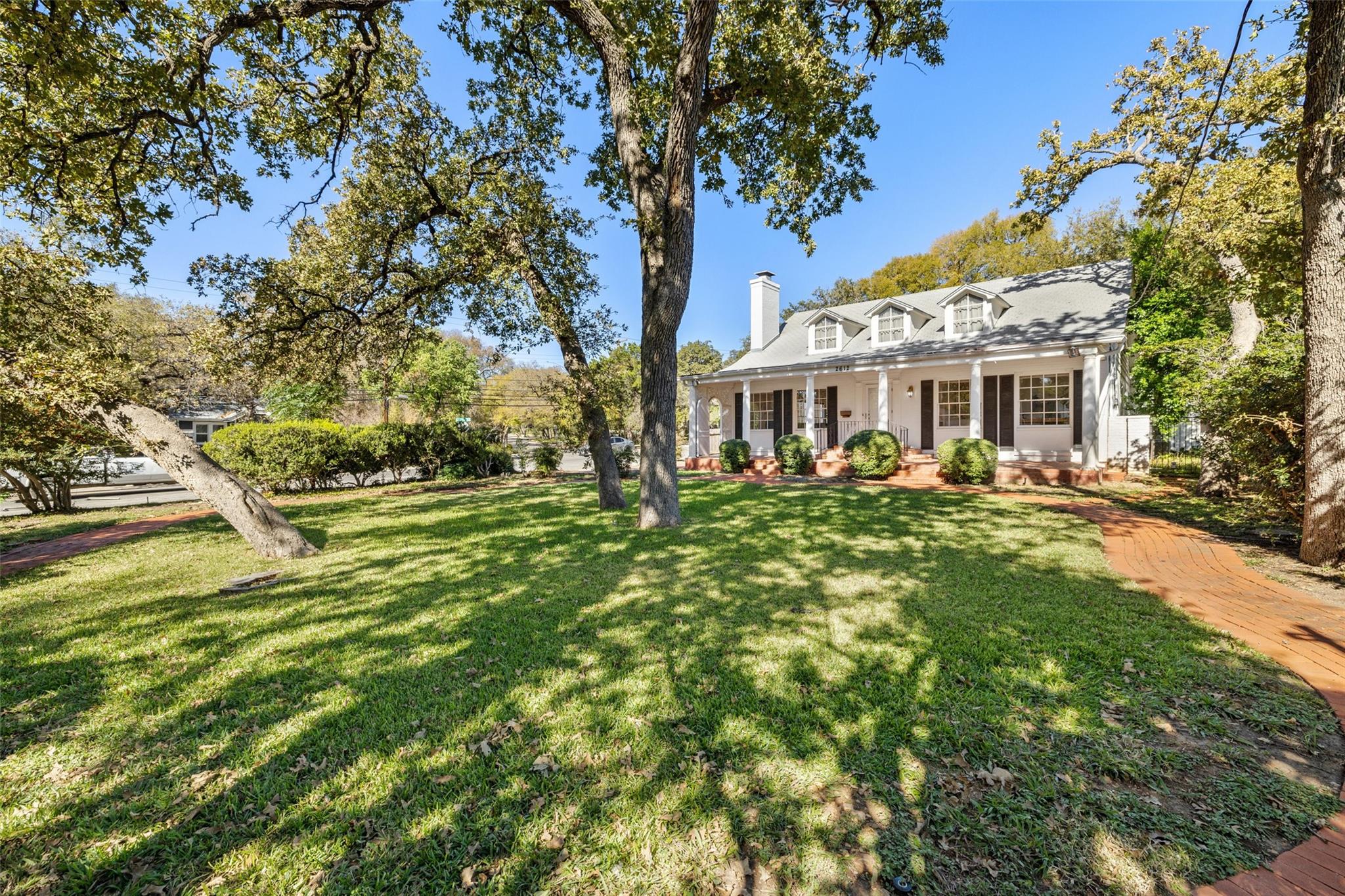 2612 Bridle Path Property Photo 29
