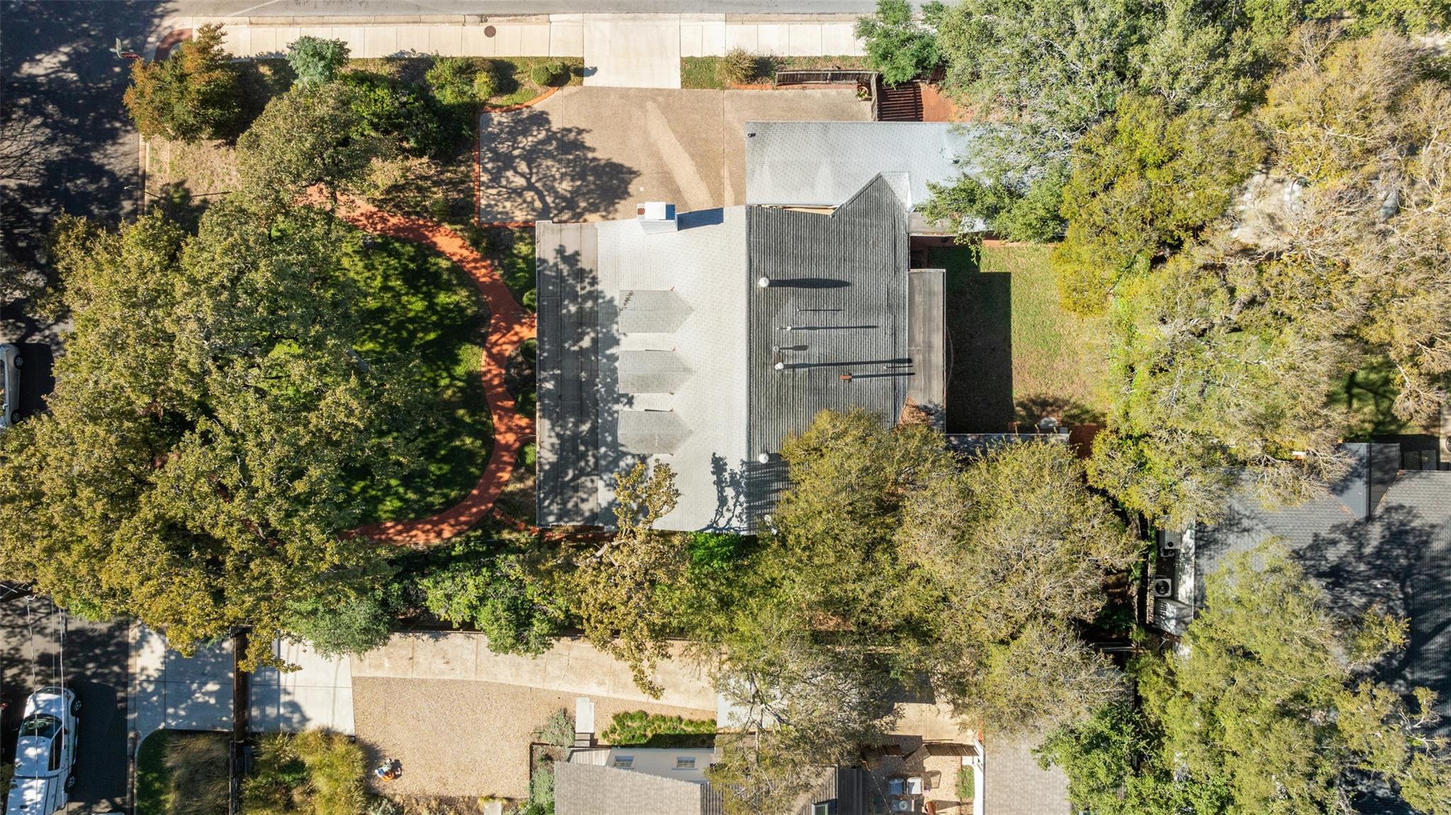 2612 Bridle Path Property Photo 38