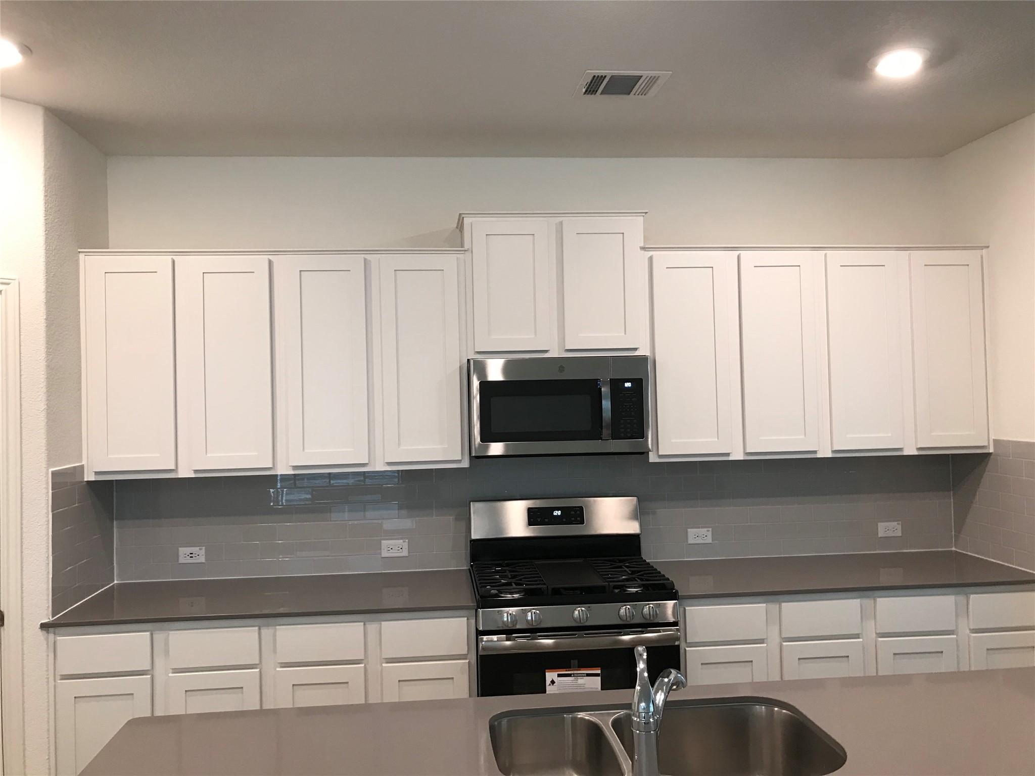 1200 Nokota Bnd Property Photo 13