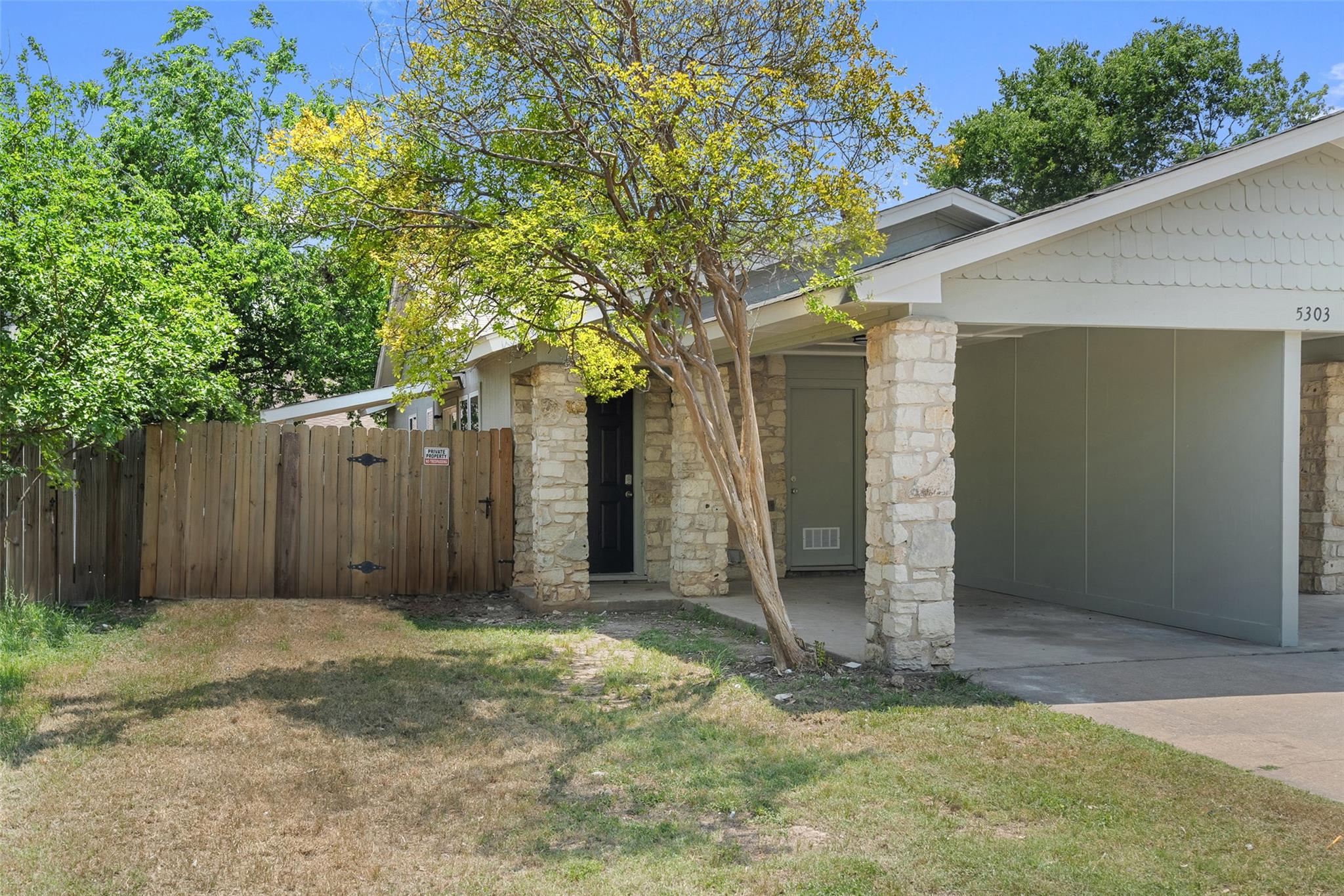 5303 Woodlandoaks Ct A Property Photo