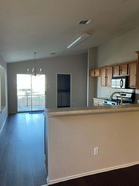 14921 Lipton Ln Property Photo 7