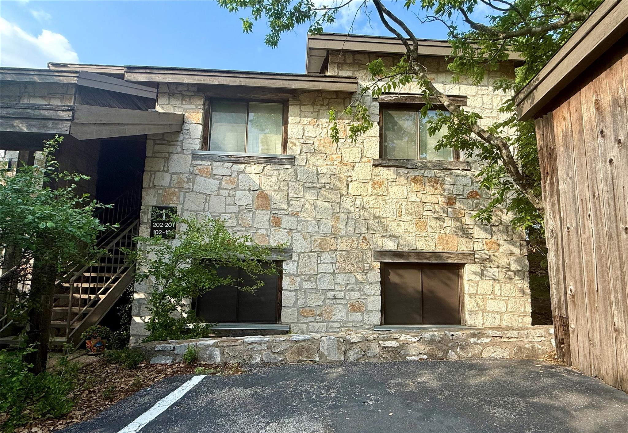 8200 Neely Dr 101 Property Photo