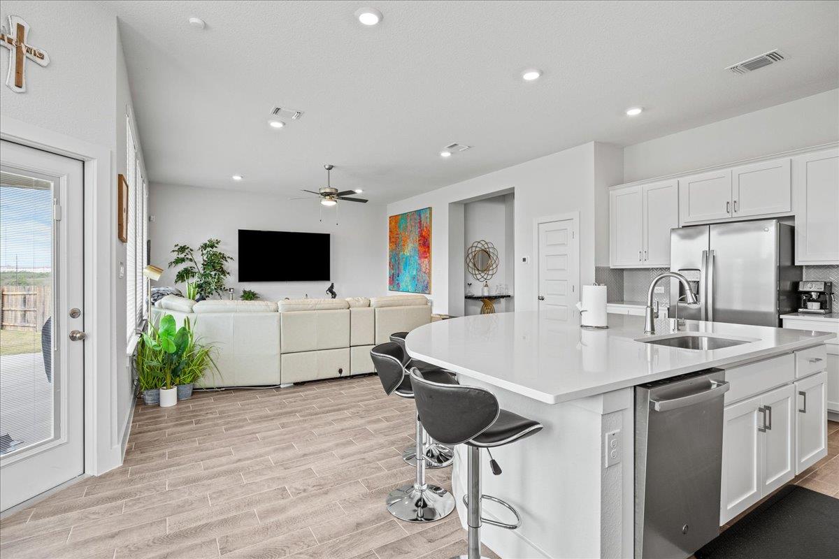 476 Wild Pecan Loop Property Photo 12