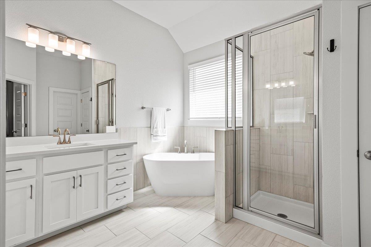 476 Wild Pecan Loop Property Photo 20