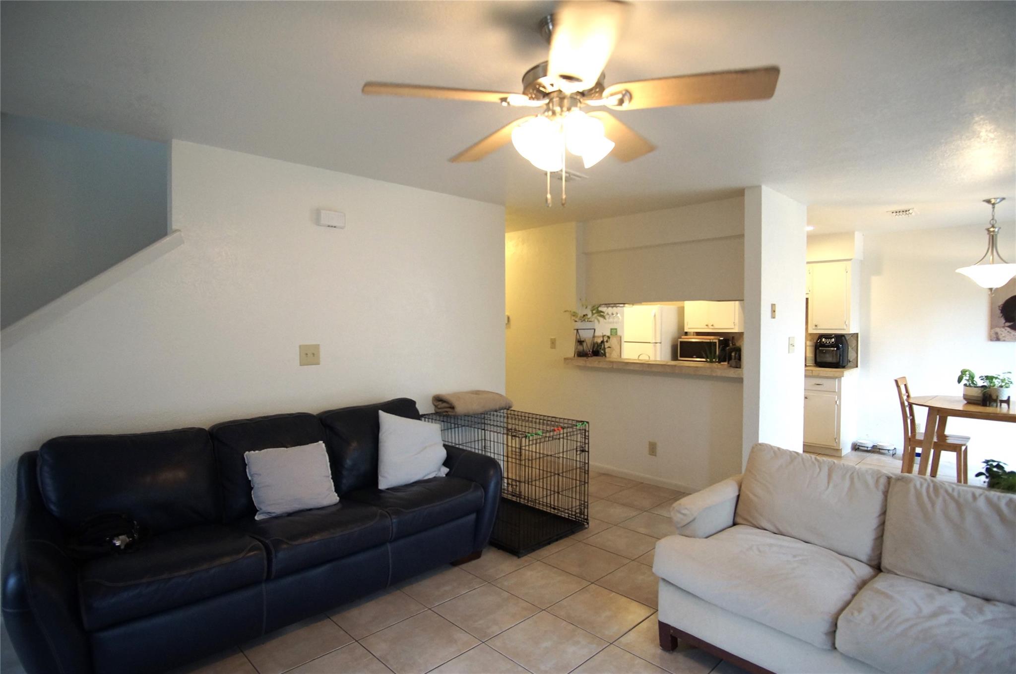 4904 Smokey Vly #b Property Photo 2