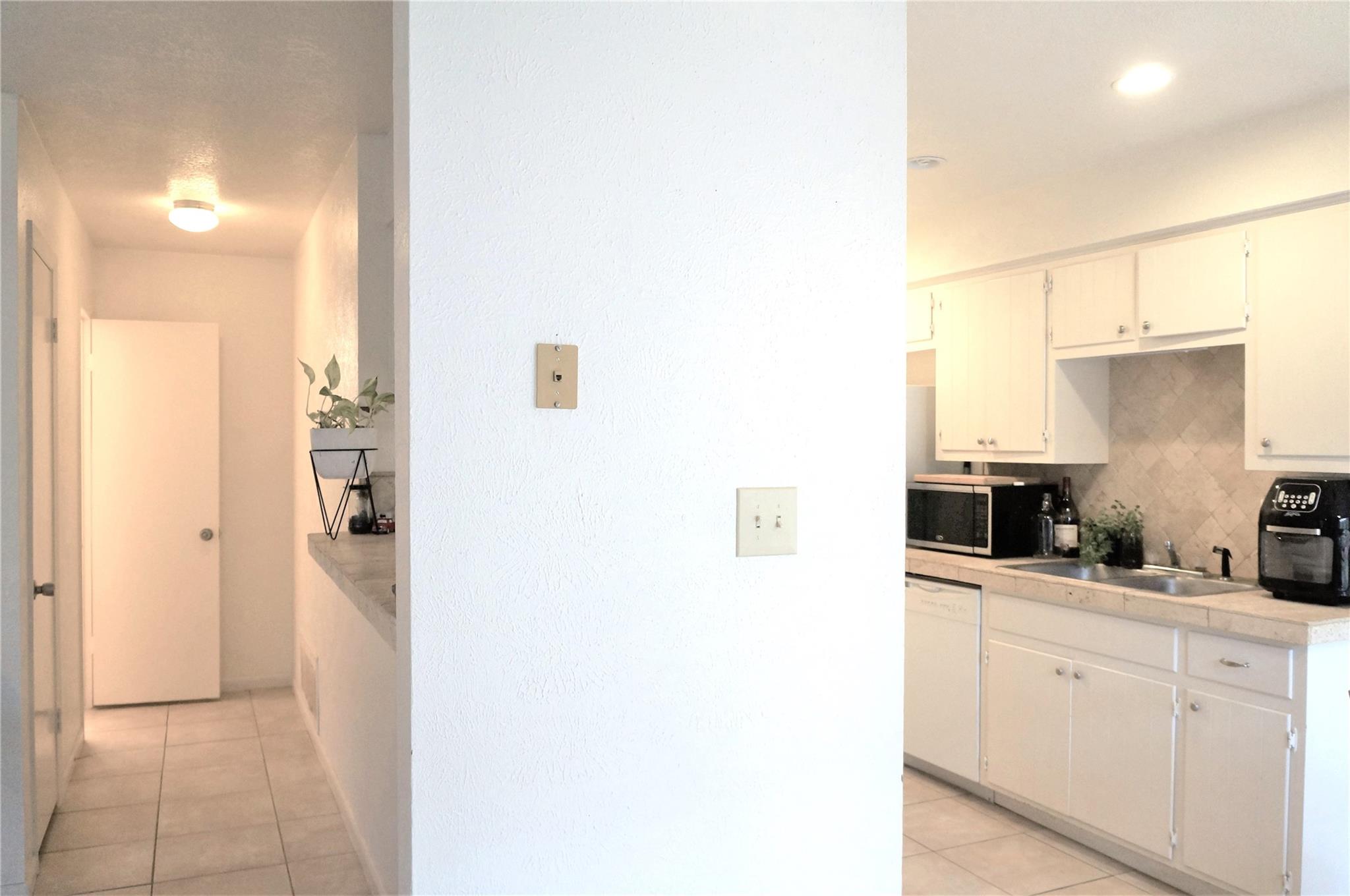 4904 Smokey Vly #b Property Photo 6