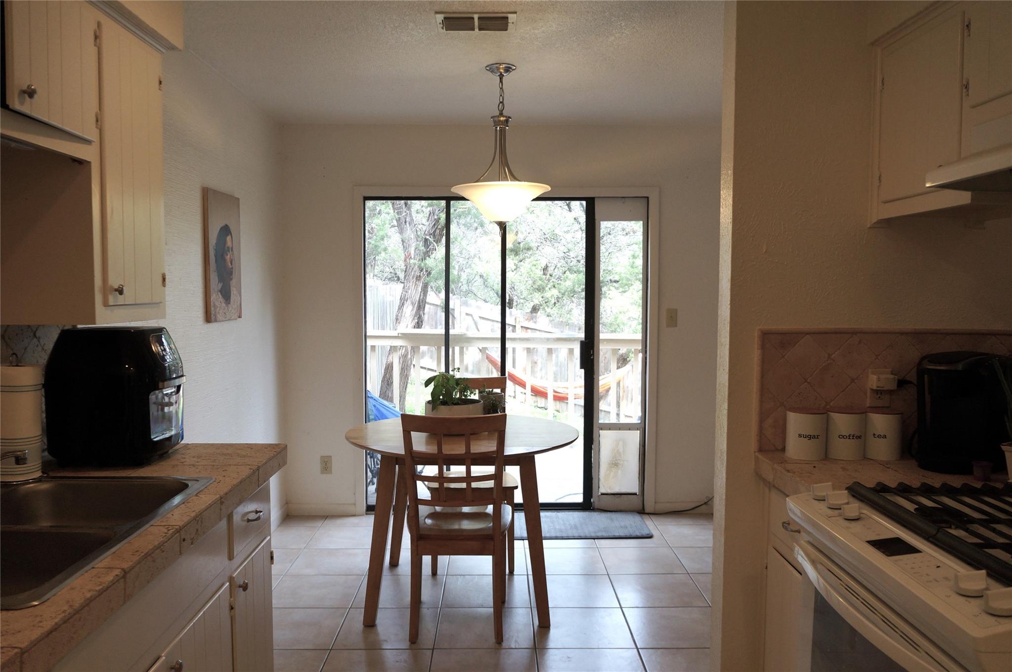 4904 Smokey Vly #b Property Photo 13