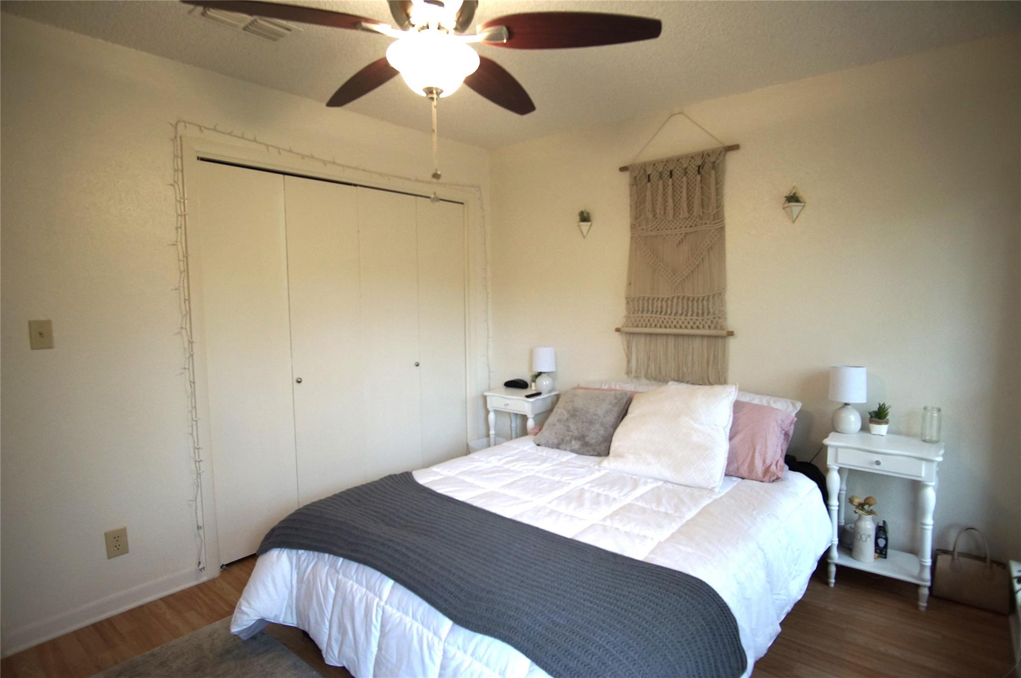 4904 Smokey Vly #b Property Photo 21