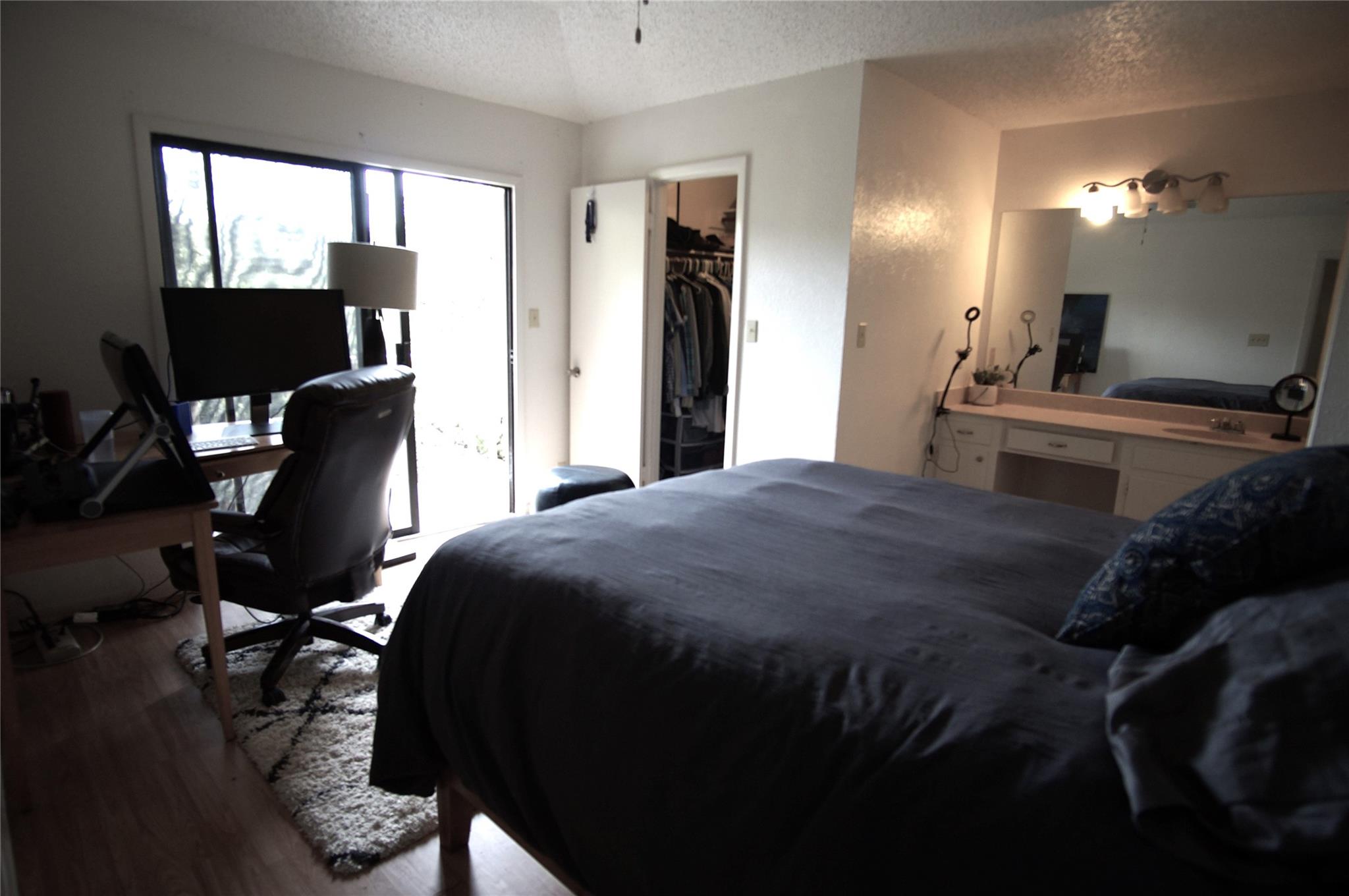 4904 Smokey Vly #b Property Photo 26