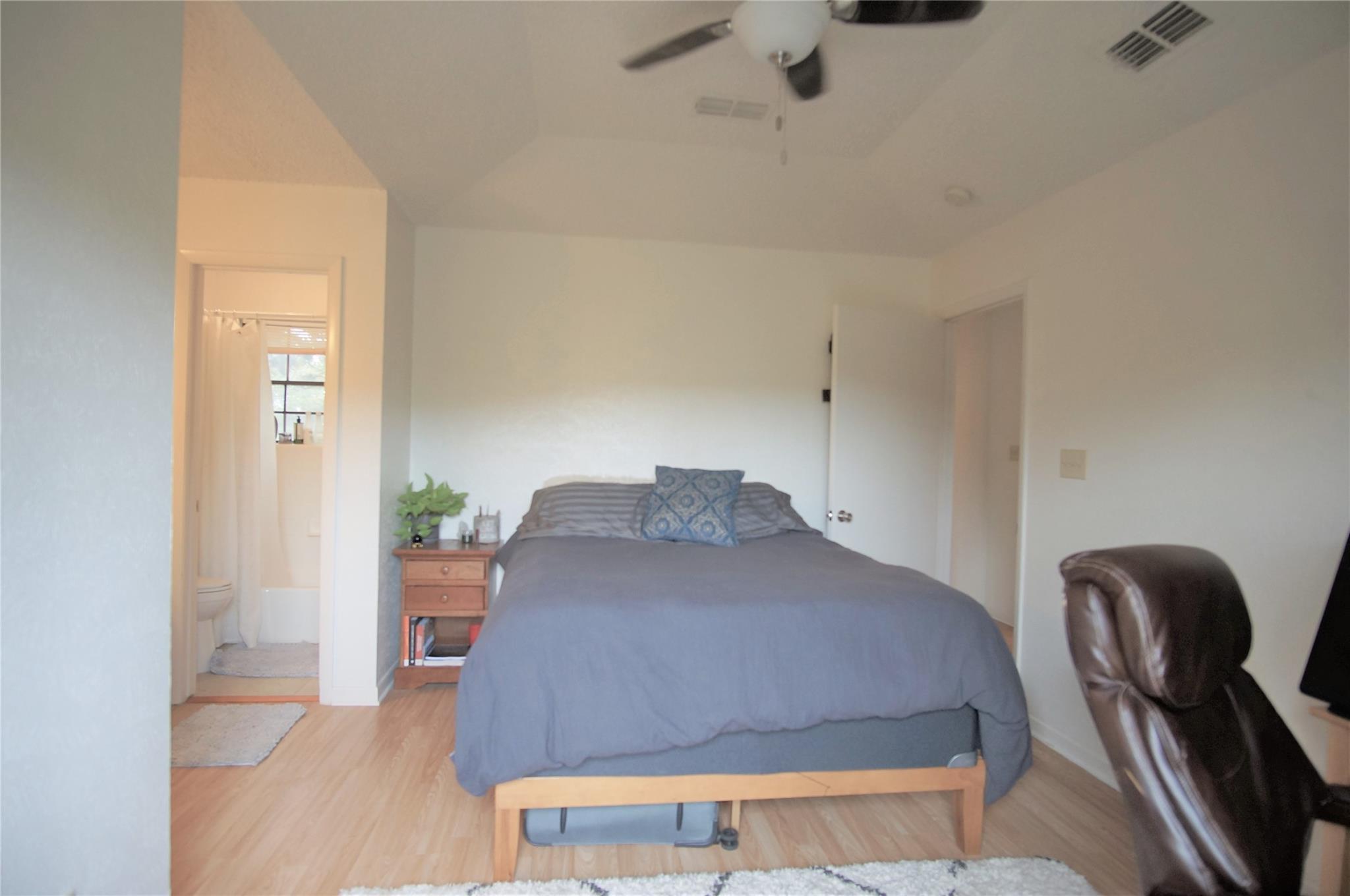 4904 Smokey Vly #b Property Photo 27
