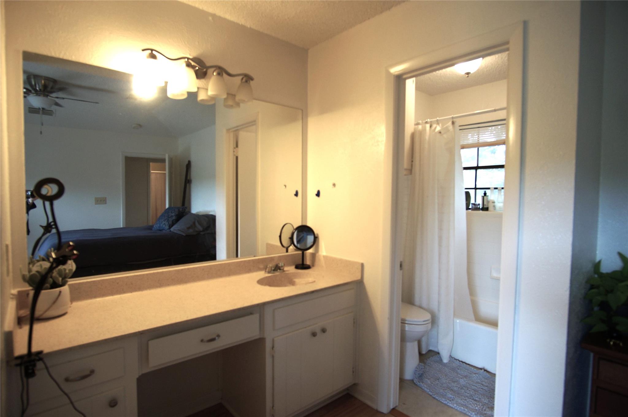 4904 Smokey Vly #b Property Photo 28