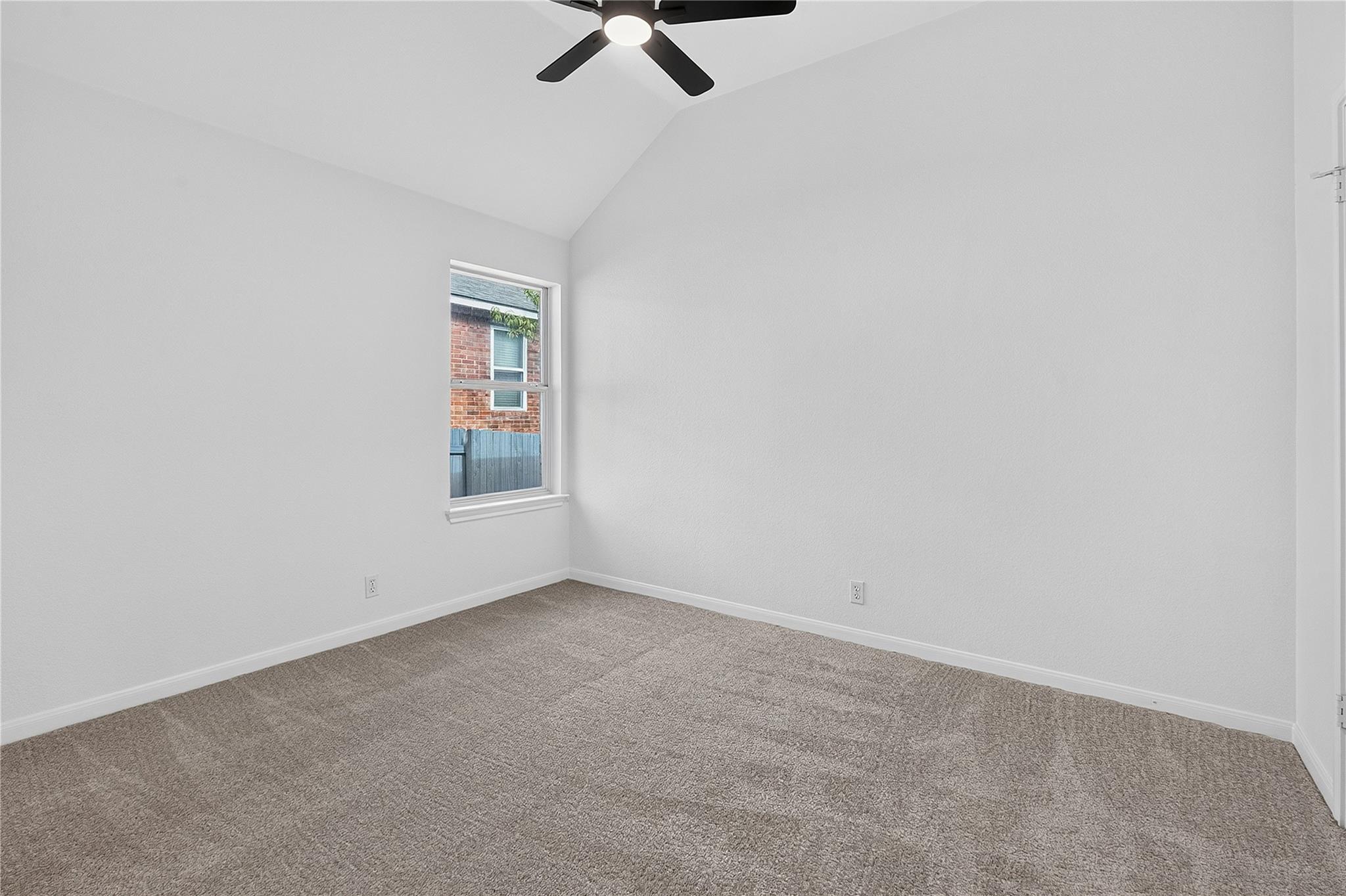 2114 Faldo Ln Property Photo 27