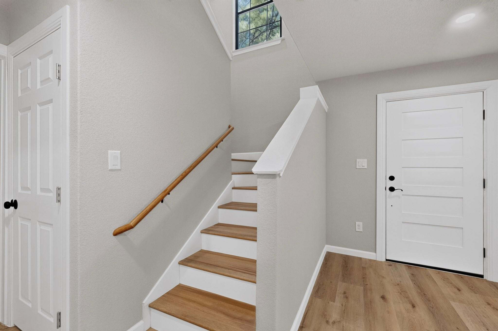 158 Fealy Rd Property Photo 9