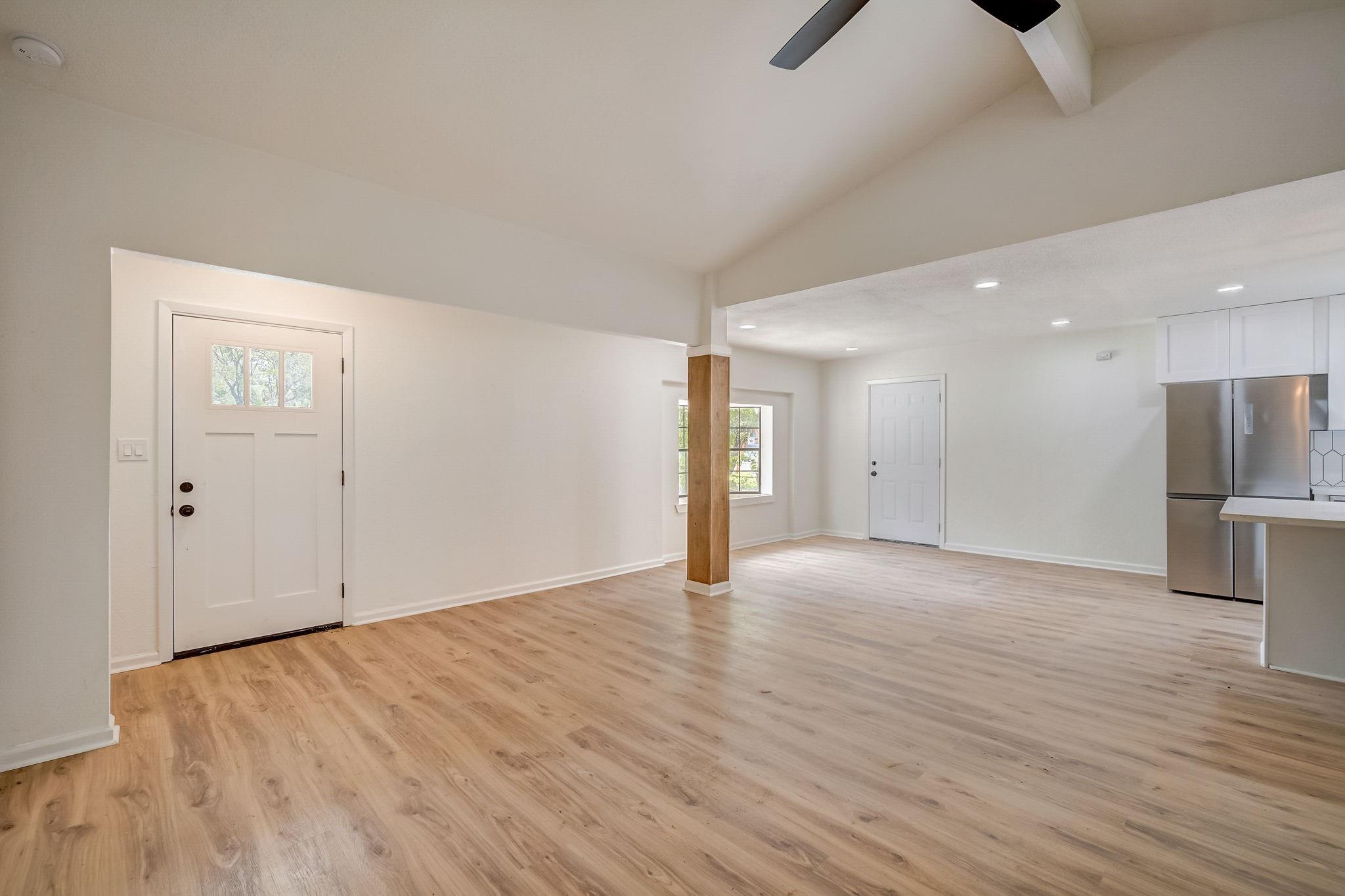 6009 Glen Meadow Dr Property Photo 6