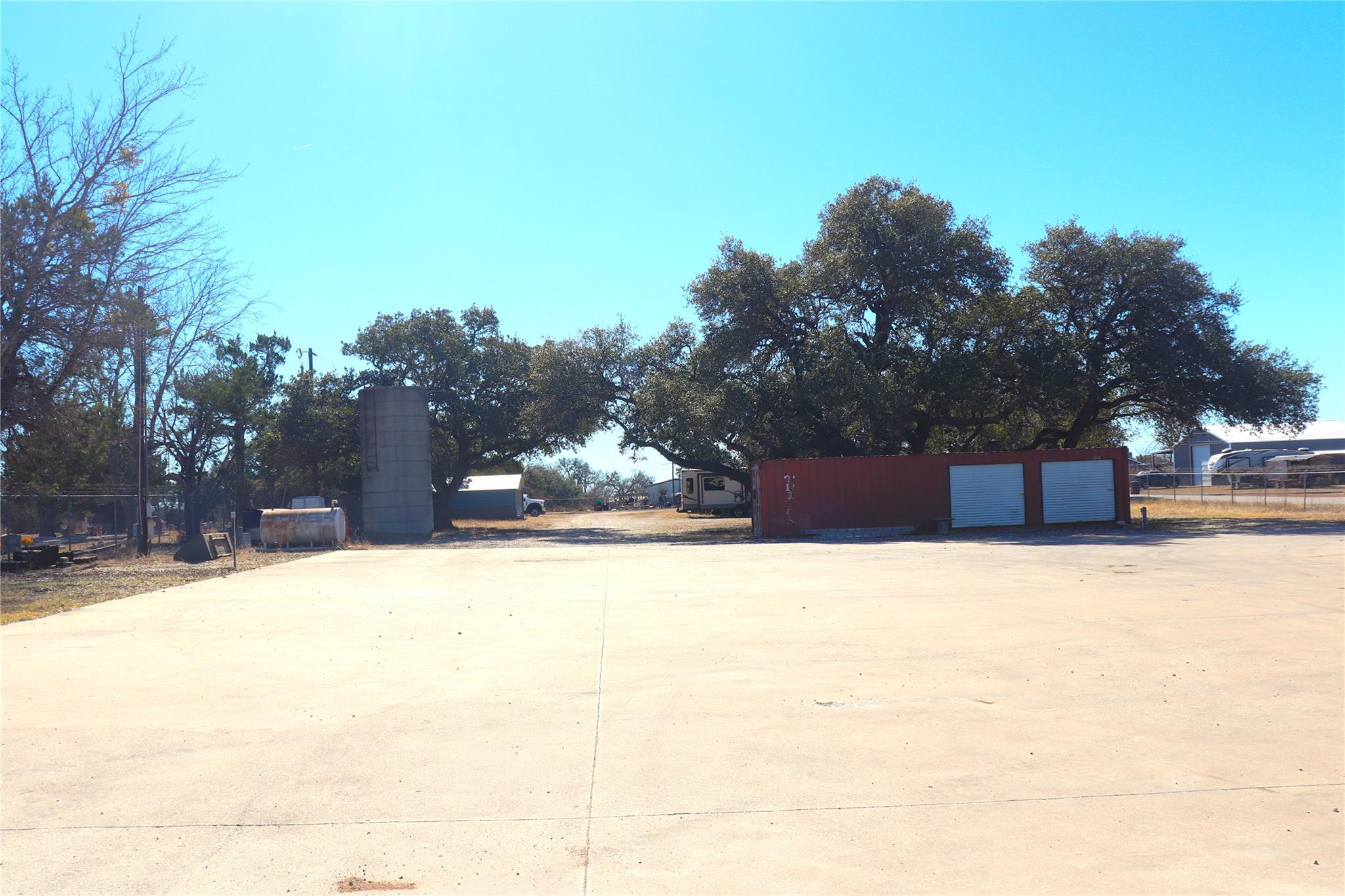 500 Southland Dr Property Photo 17