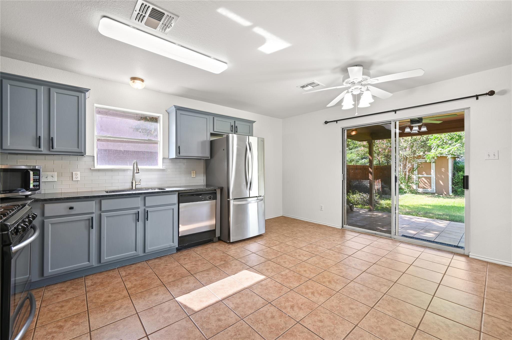 11322 Canterbury Tales Ln Property Photo 9