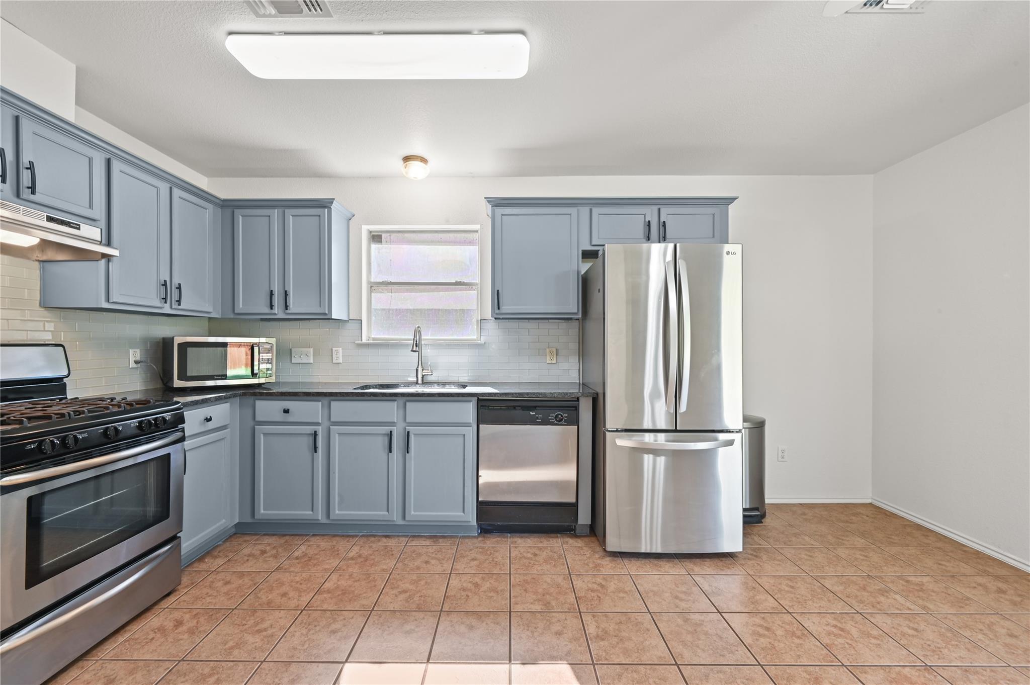 11322 Canterbury Tales Ln Property Photo 10