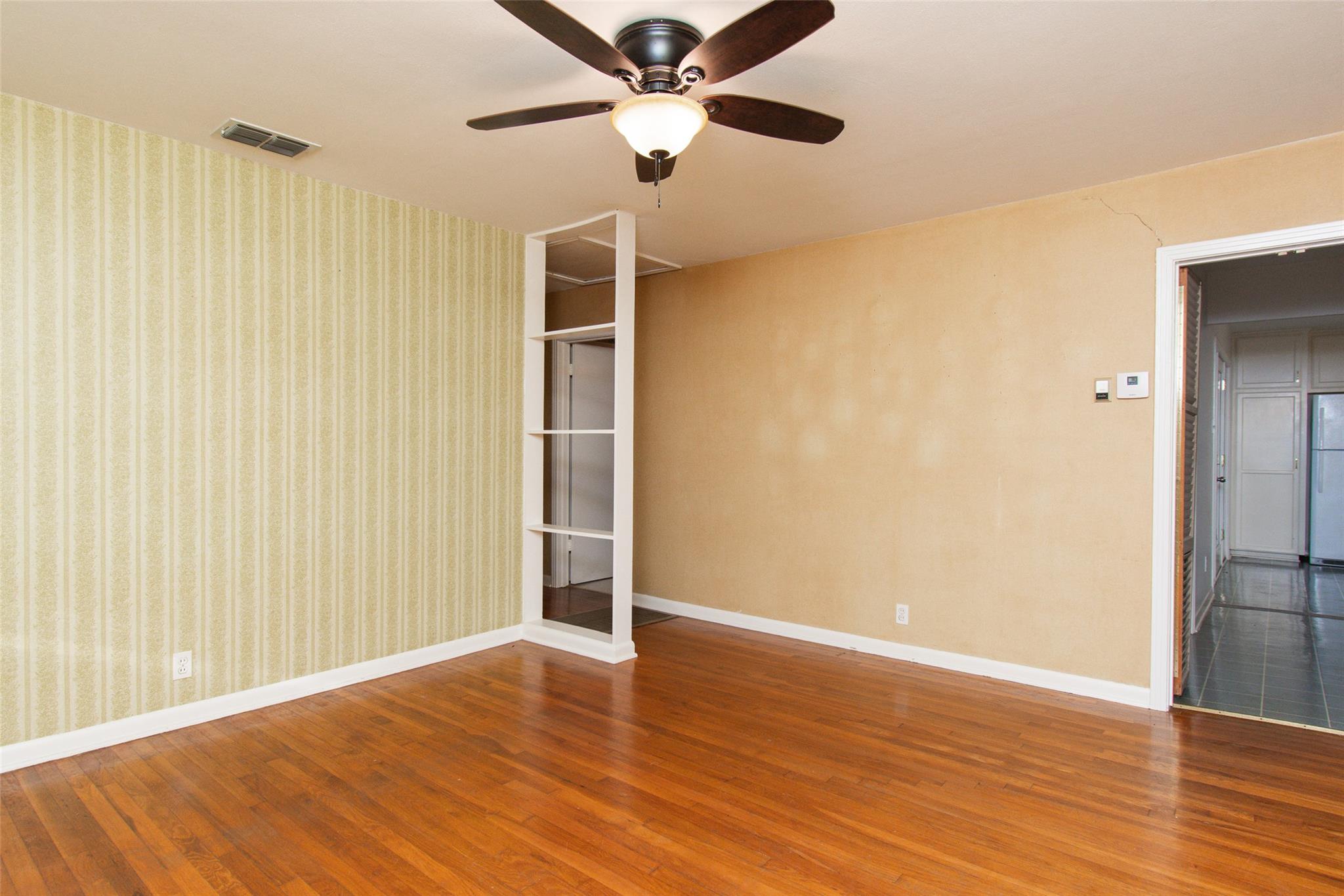 4510 Russell Dr Property Photo 2