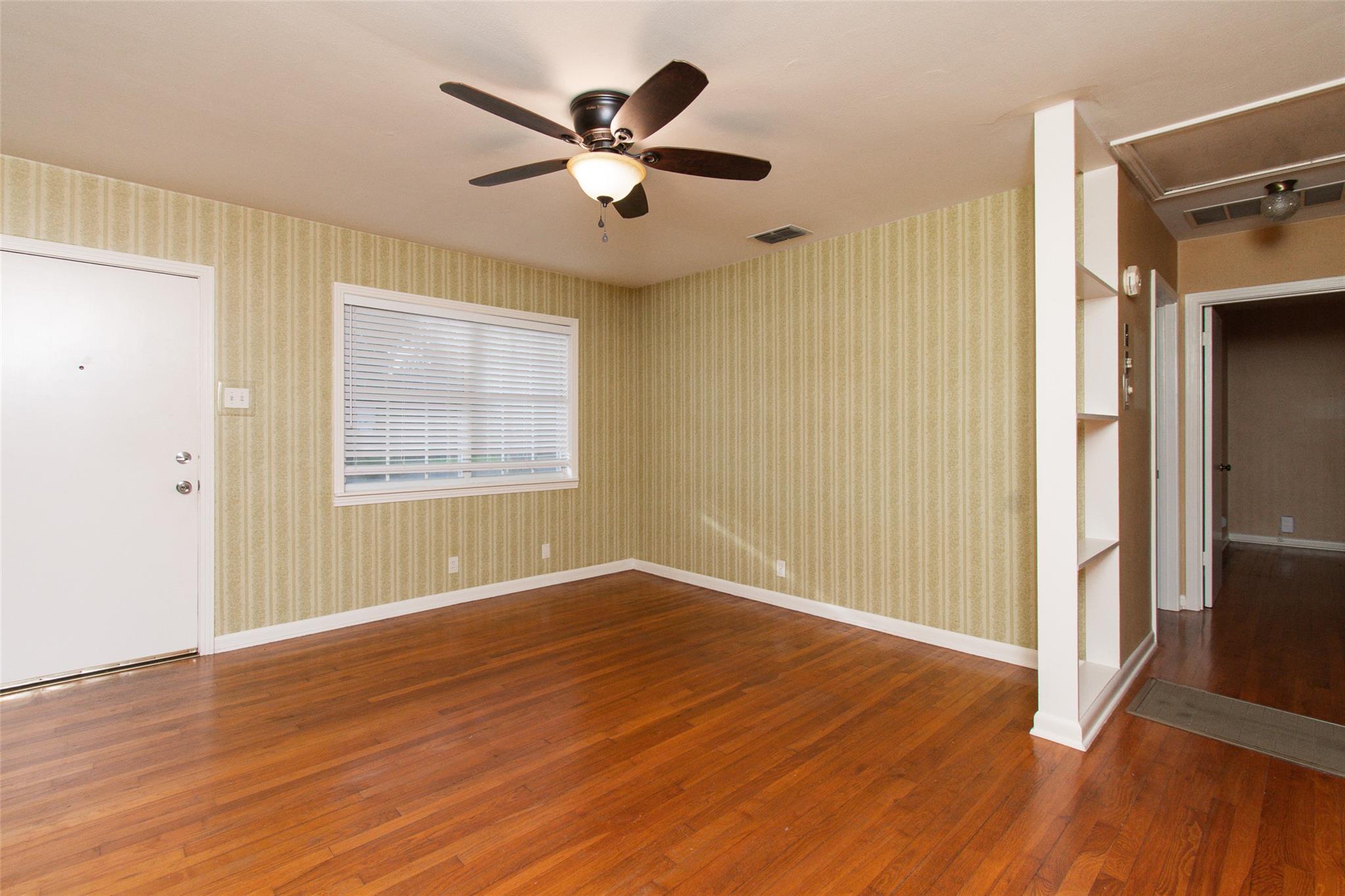 4510 Russell Dr Property Photo 4