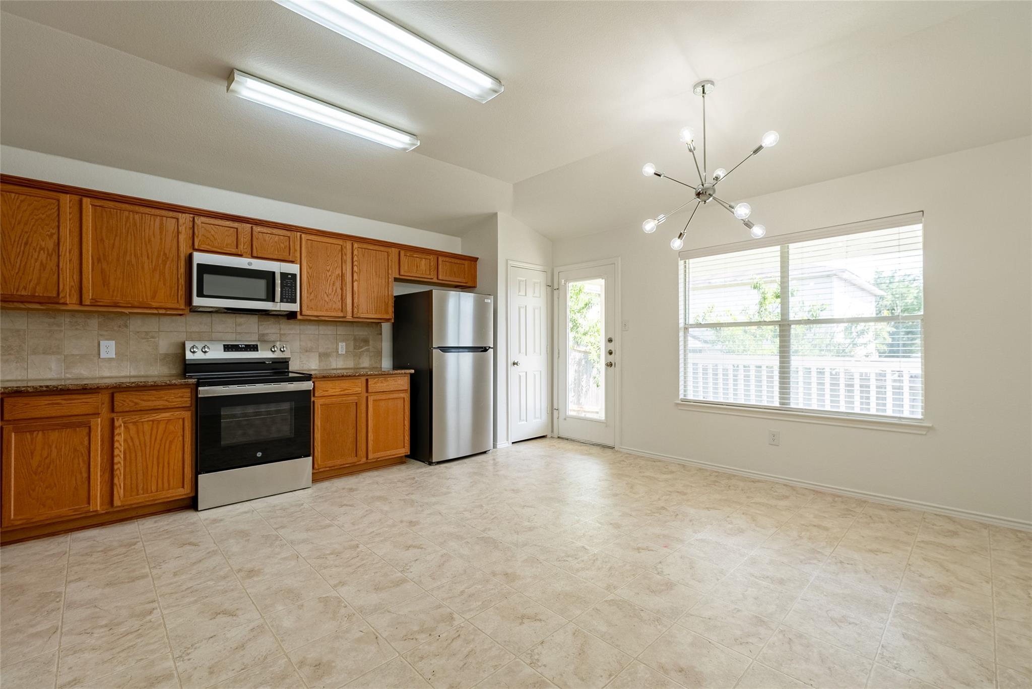 12905 Thomas Jefferson St Property Photo 11