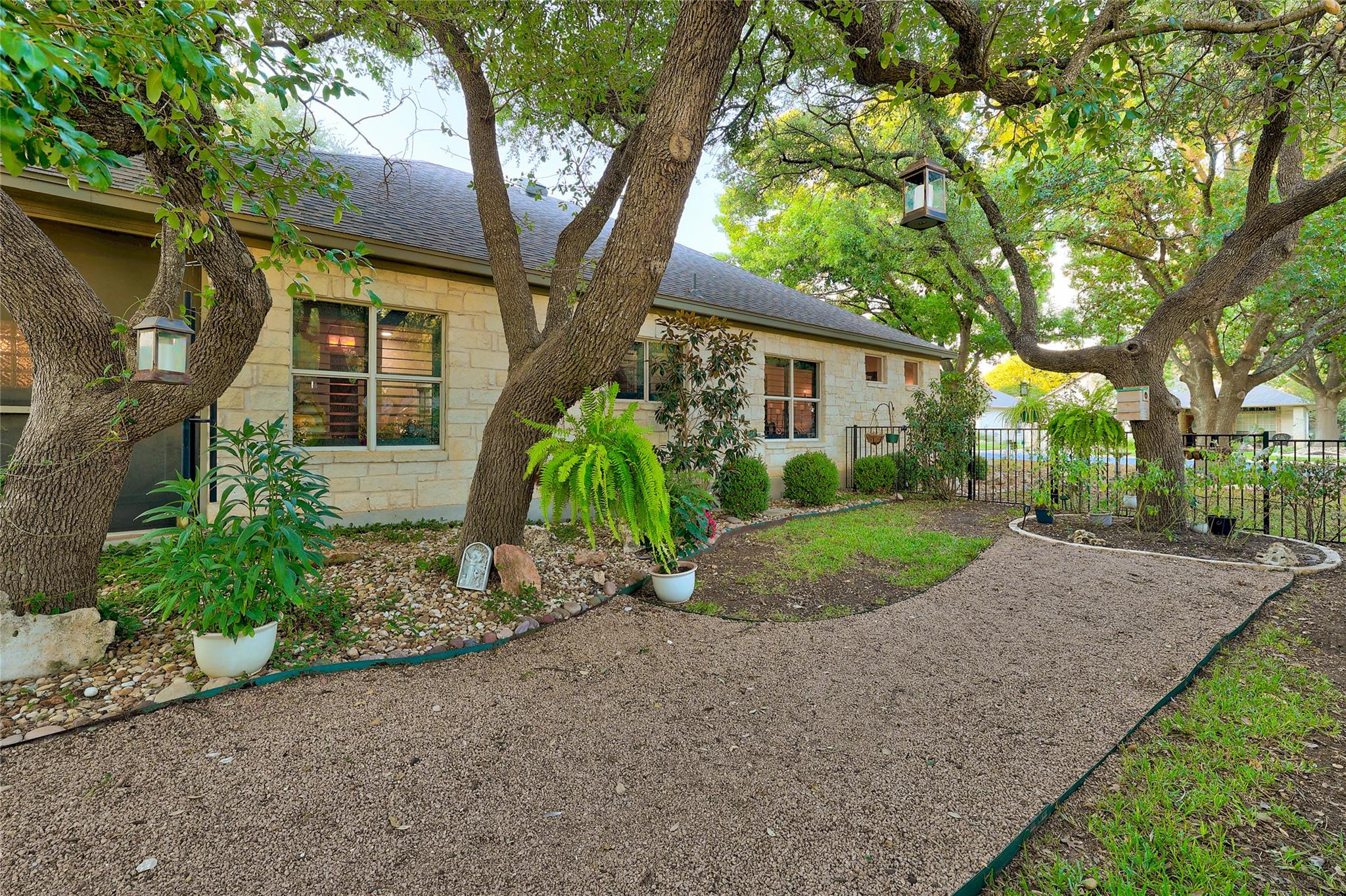 111 Brazos Dr Property Photo 4