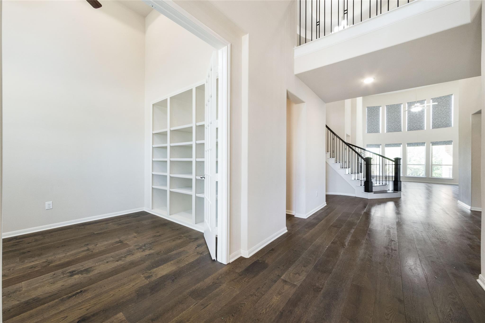 5104 Alonso Dr Property Photo 6