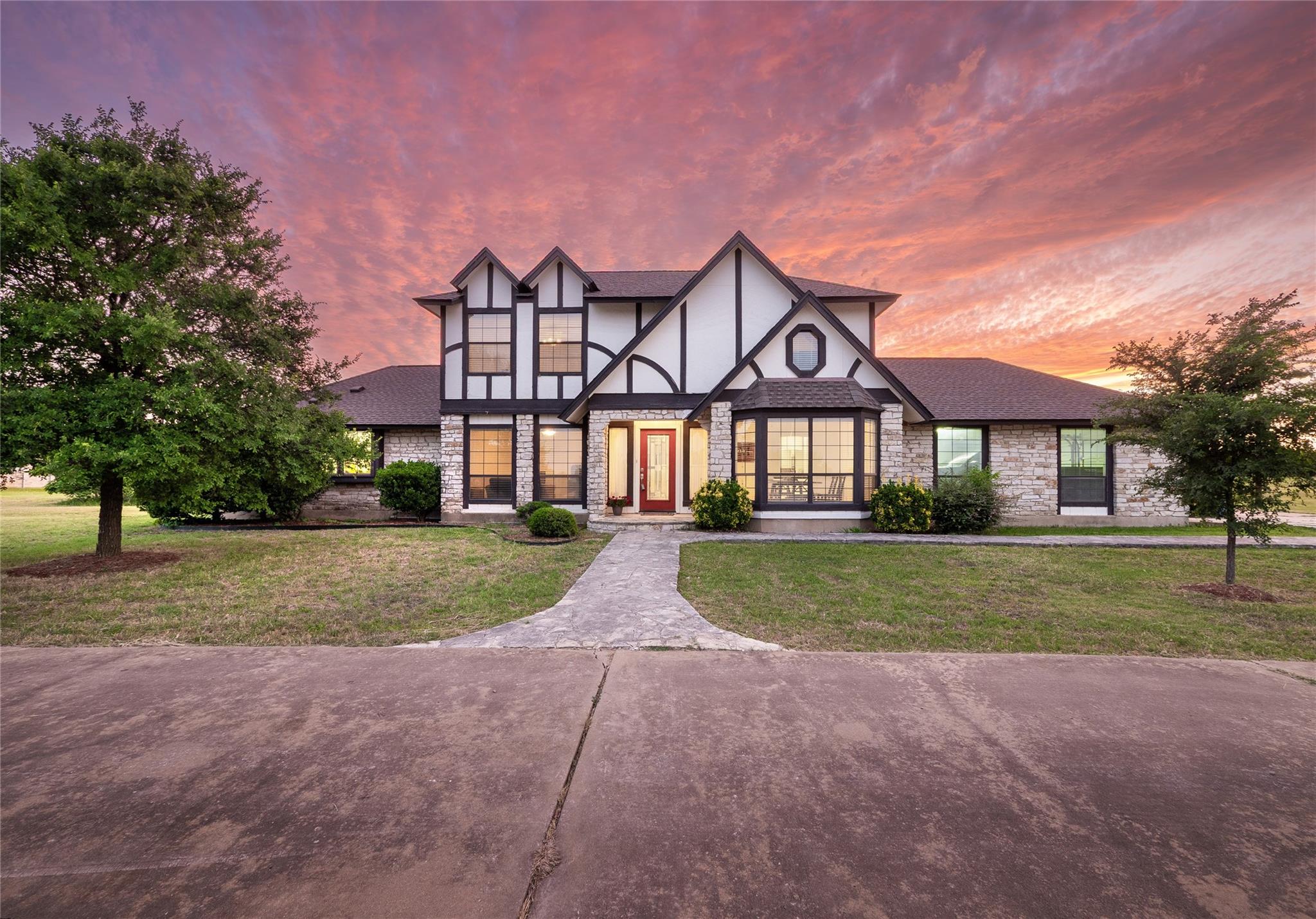 1822 Rowe Loop Property Photo 1