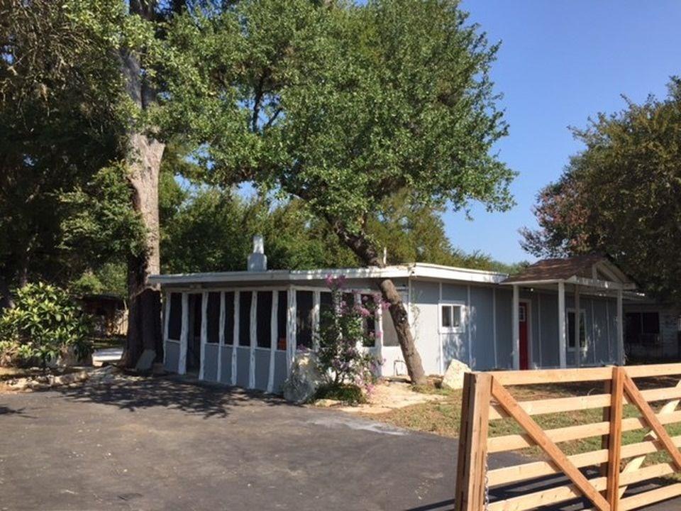 6304 Hudson Bend Rd Property Photo 1
