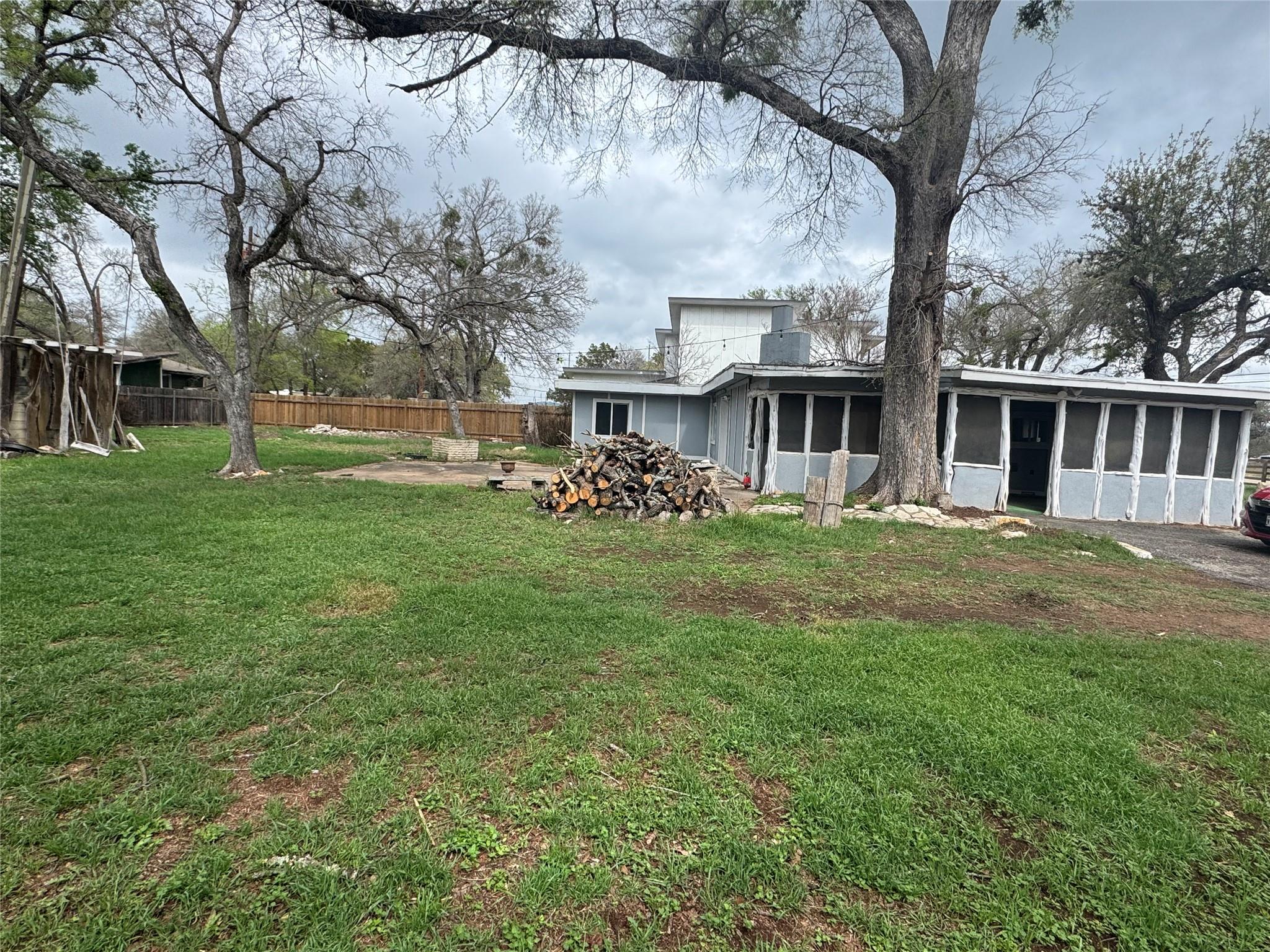 6304 Hudson Bend Rd Property Photo 9