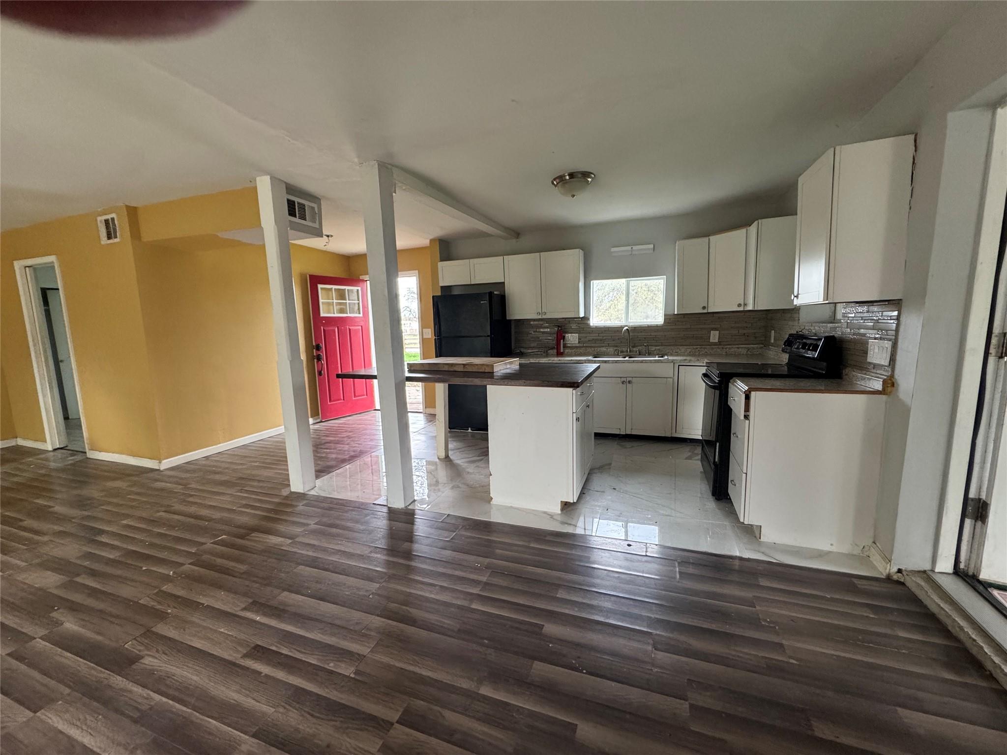 6304 Hudson Bend Rd Property Photo 10