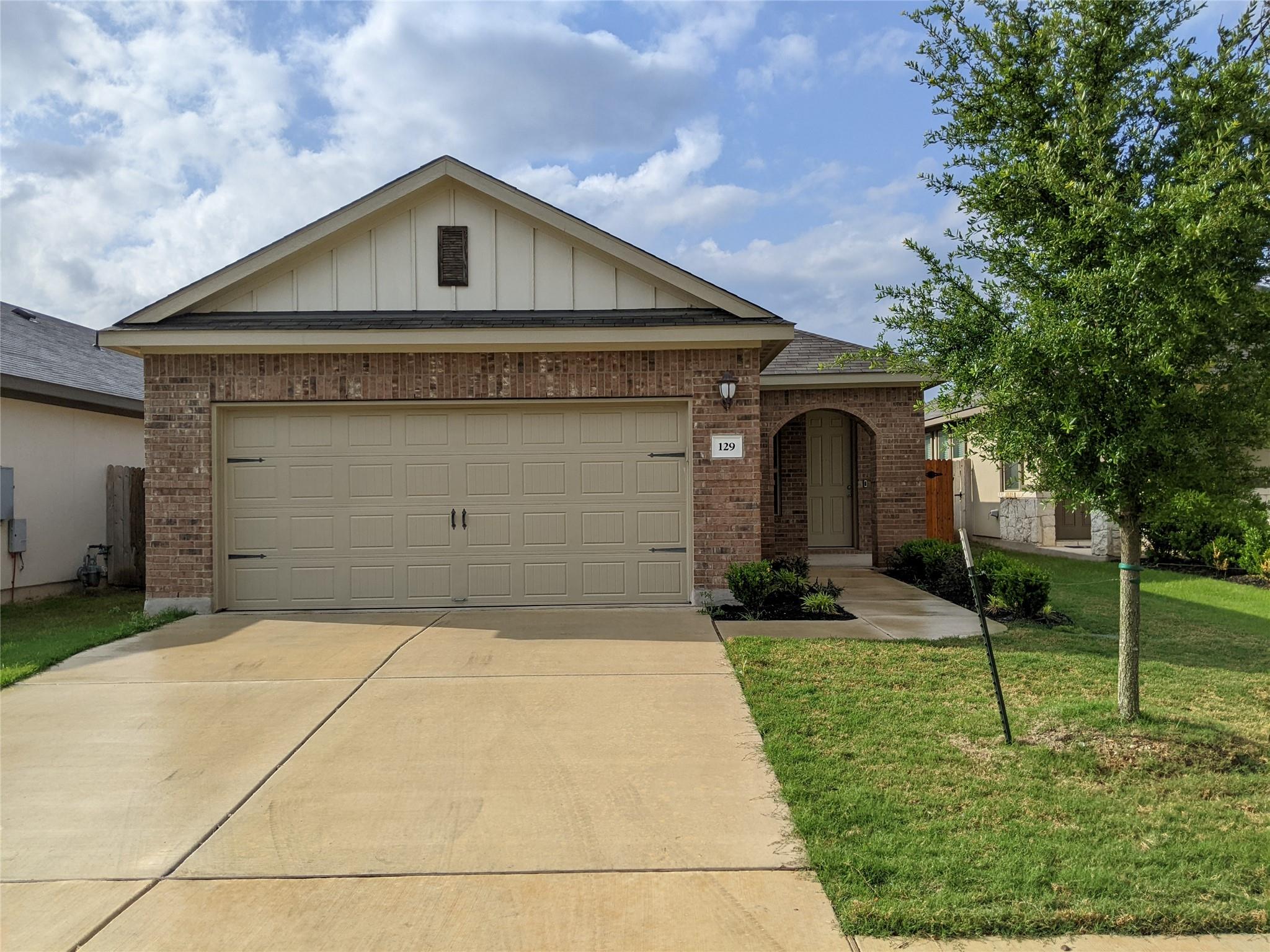 129 Mountain Valley St Property Photo 1