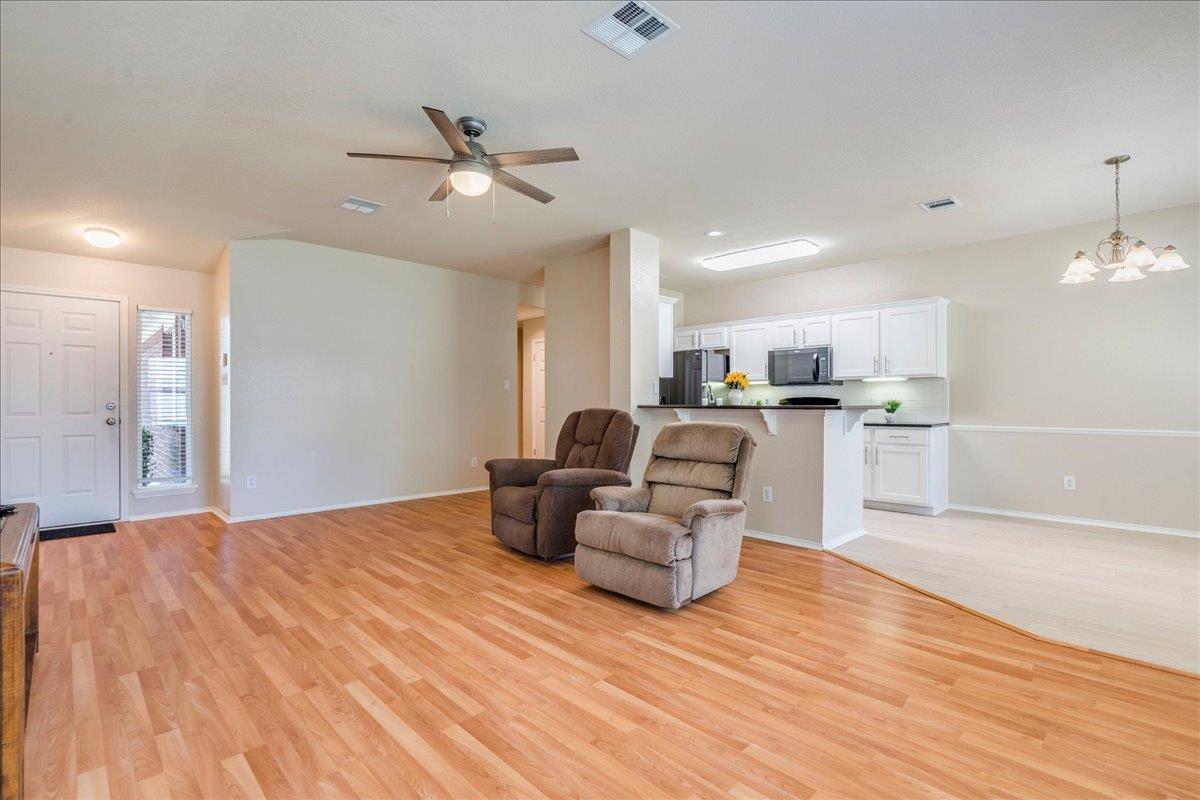 1327 Rosie Ln Property Photo 4