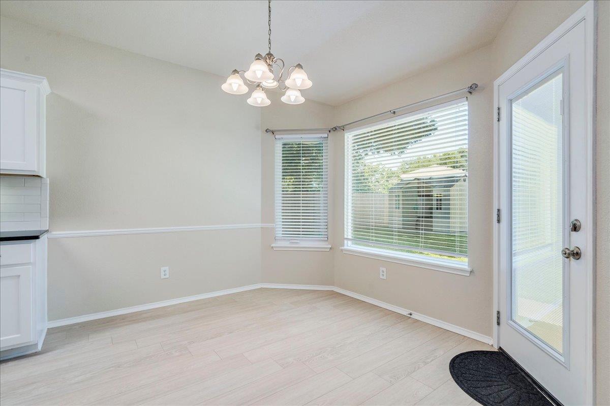 1327 Rosie Ln Property Photo 7