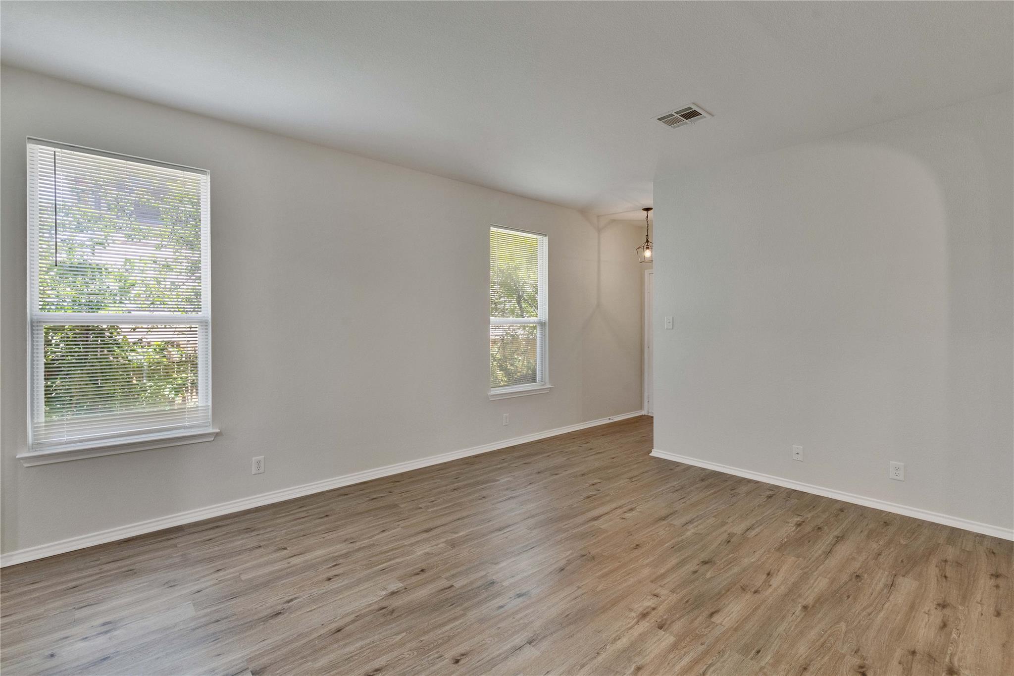 521 New Country Rd Property Photo 11