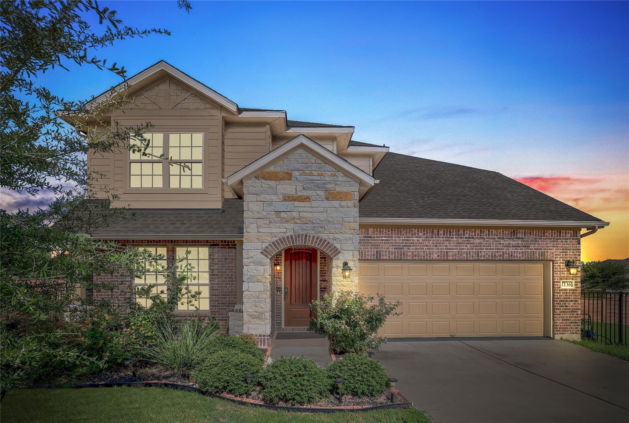 1136 Almeria Bnd Property Photo 2