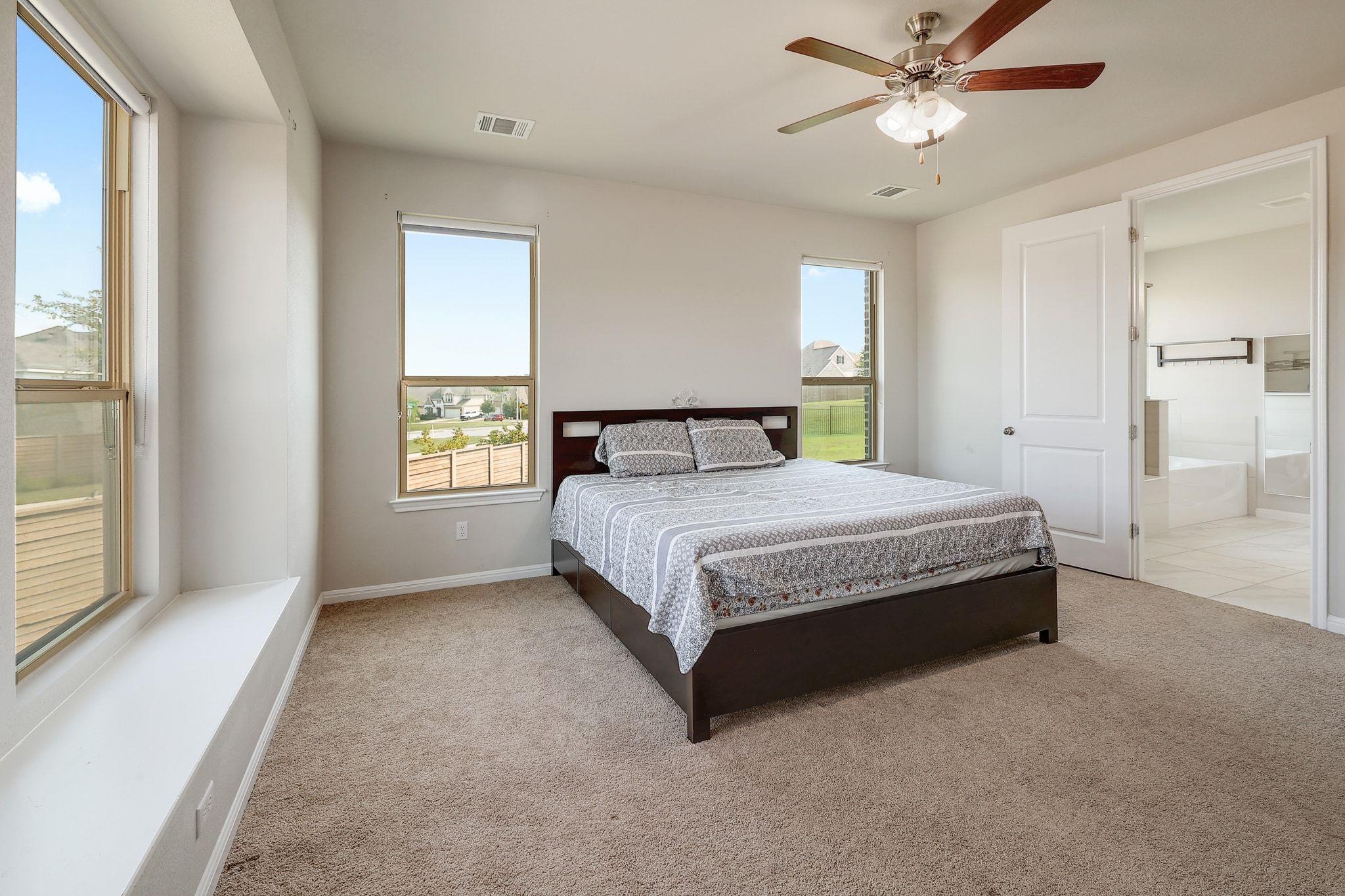 1136 Almeria Bnd Property Photo 12