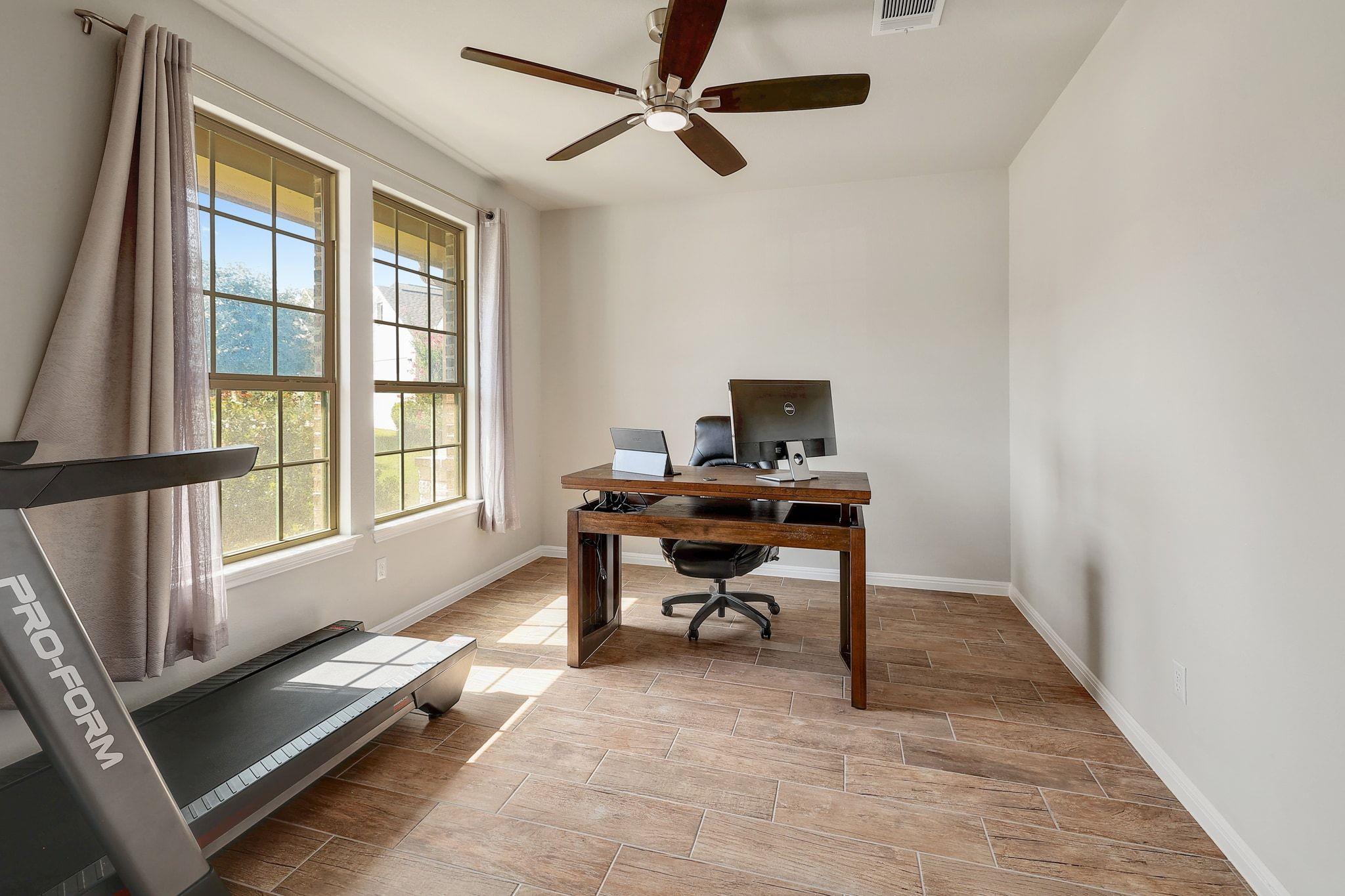 1136 Almeria Bnd Property Photo 17