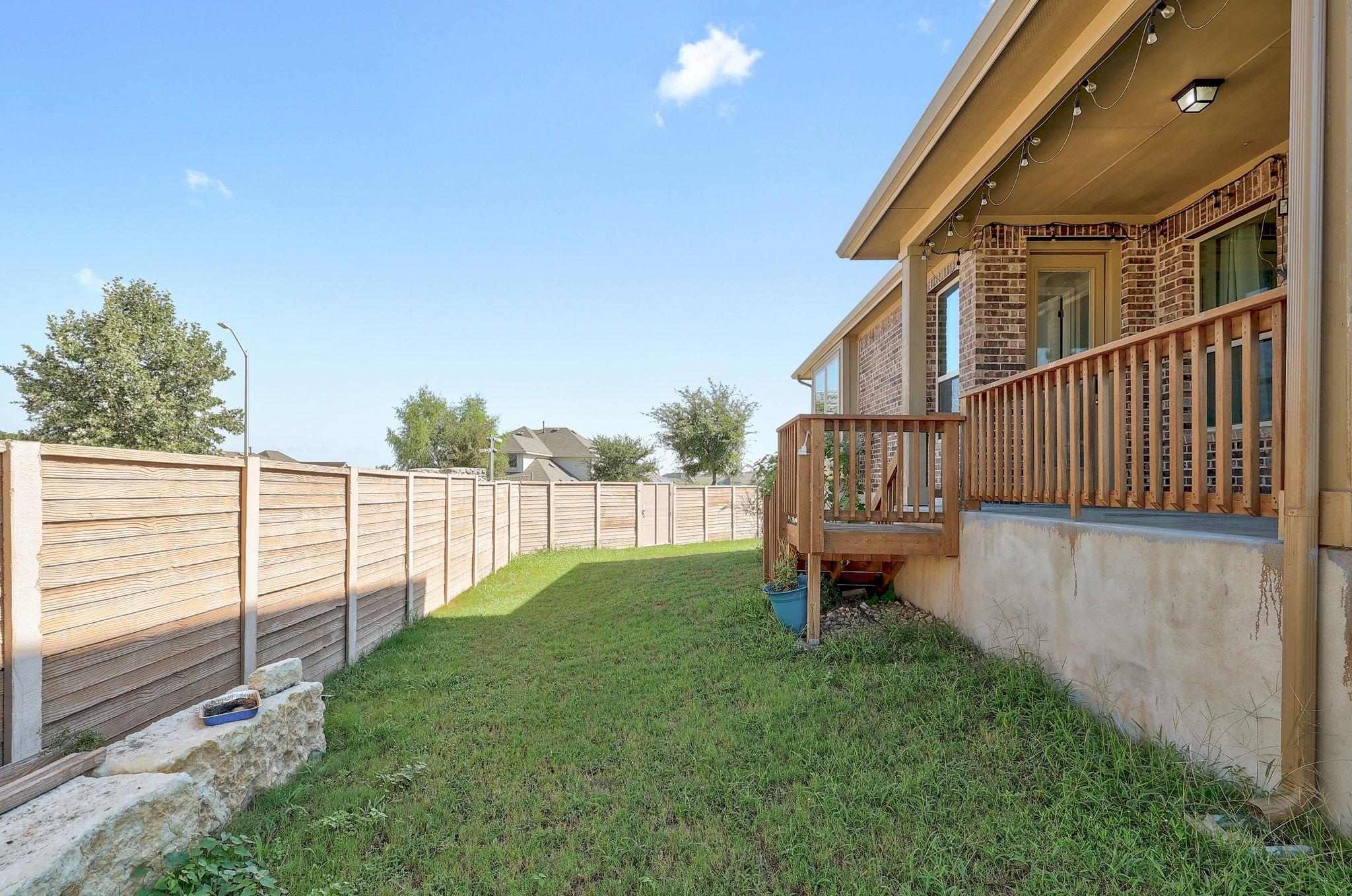 1136 Almeria Bnd Property Photo 29