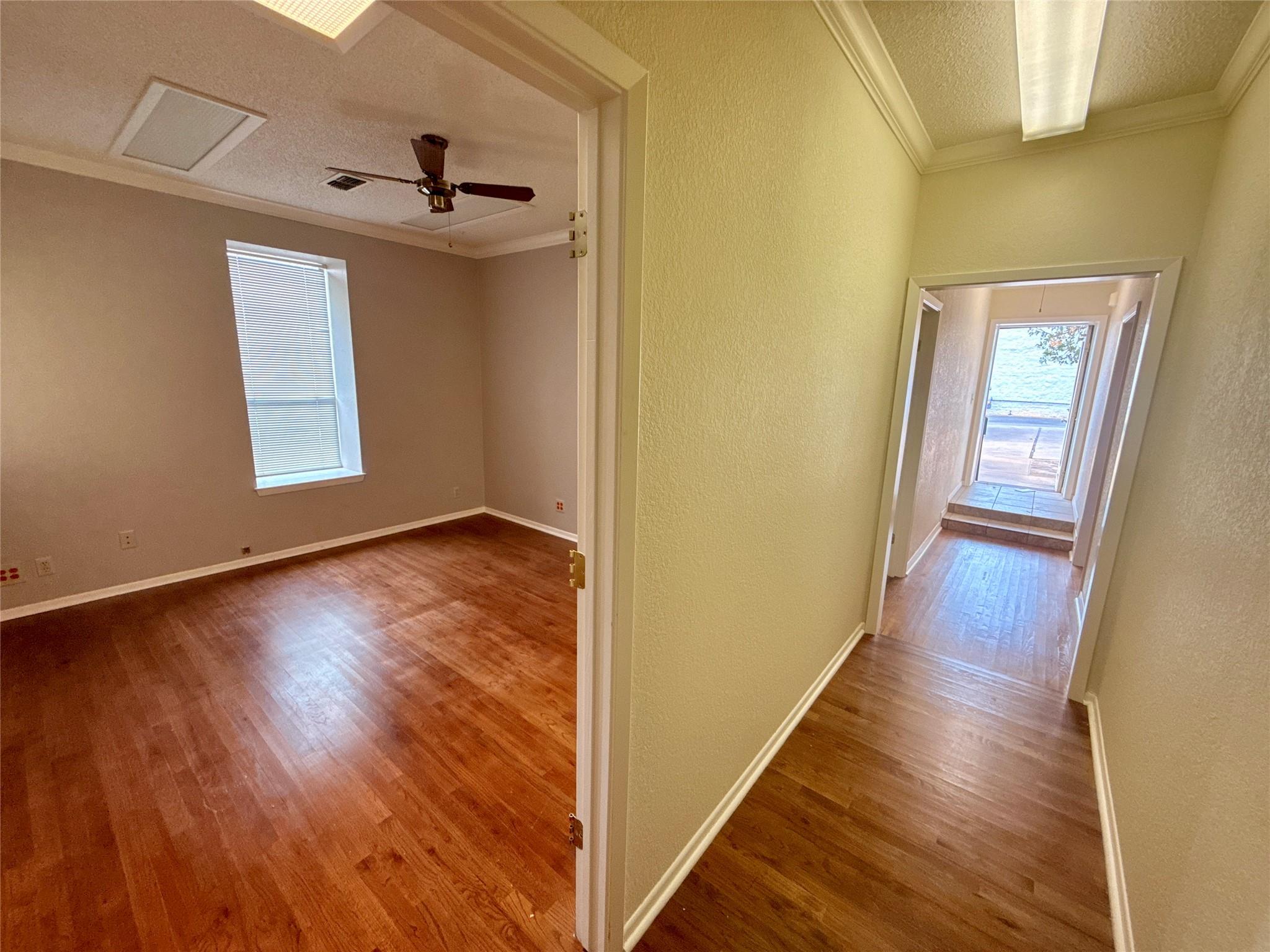 300 N Us Highway 281 St Property Photo 10