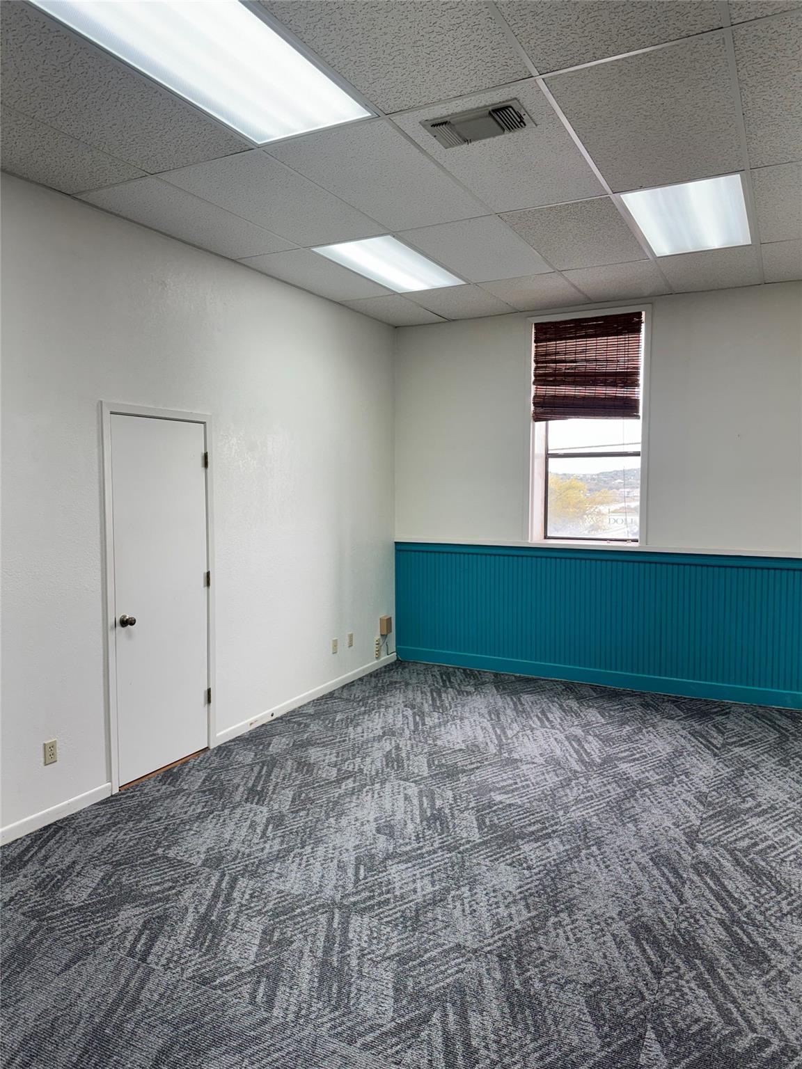300 N Us Highway 281 St Property Photo 15
