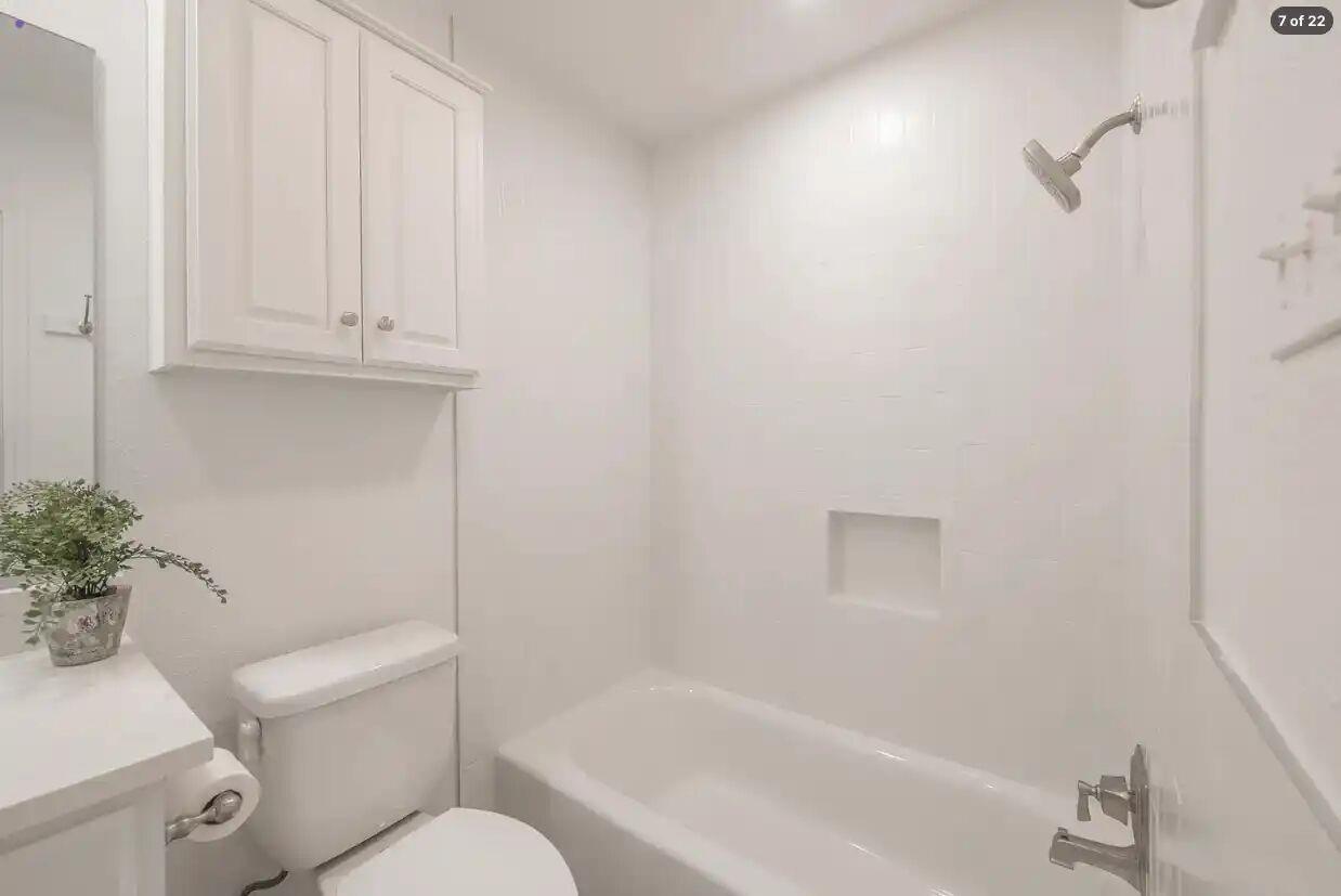 303 Fantail Loop #b Property Photo 5
