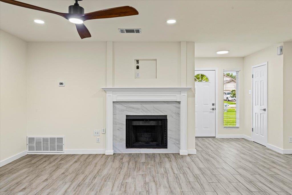 303 Fantail Loop #b Property Photo 8