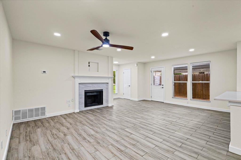 303 Fantail Loop #b Property Photo 11