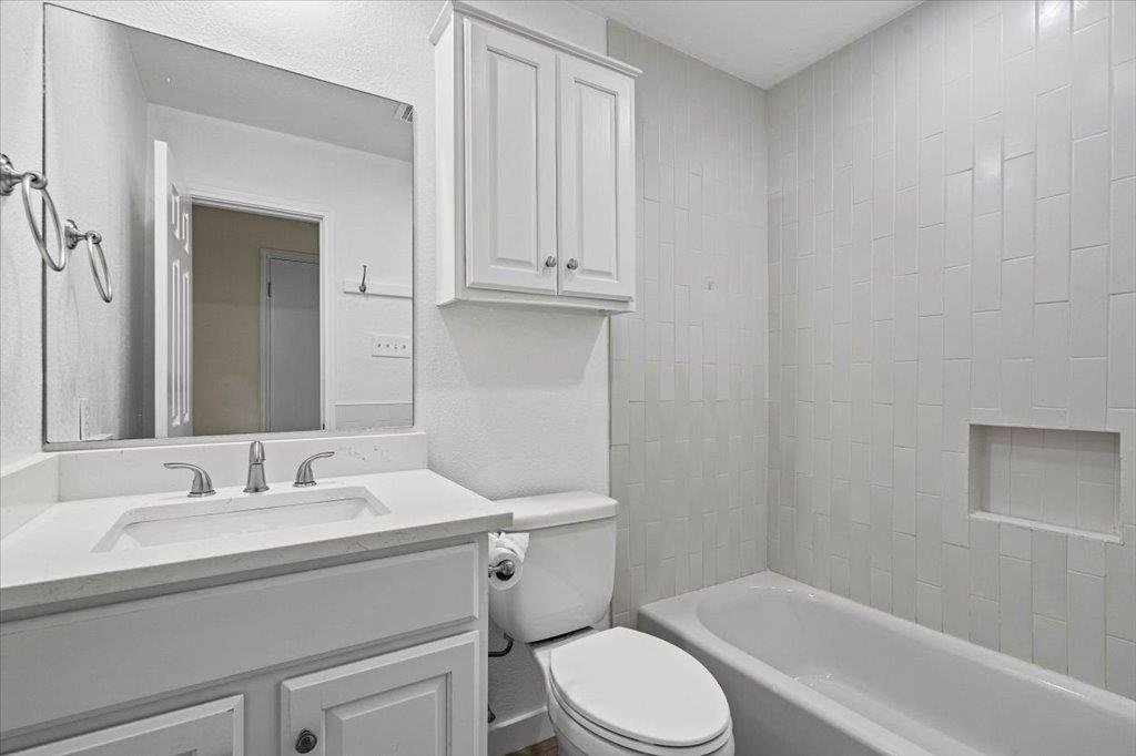 303 Fantail Loop #b Property Photo 24