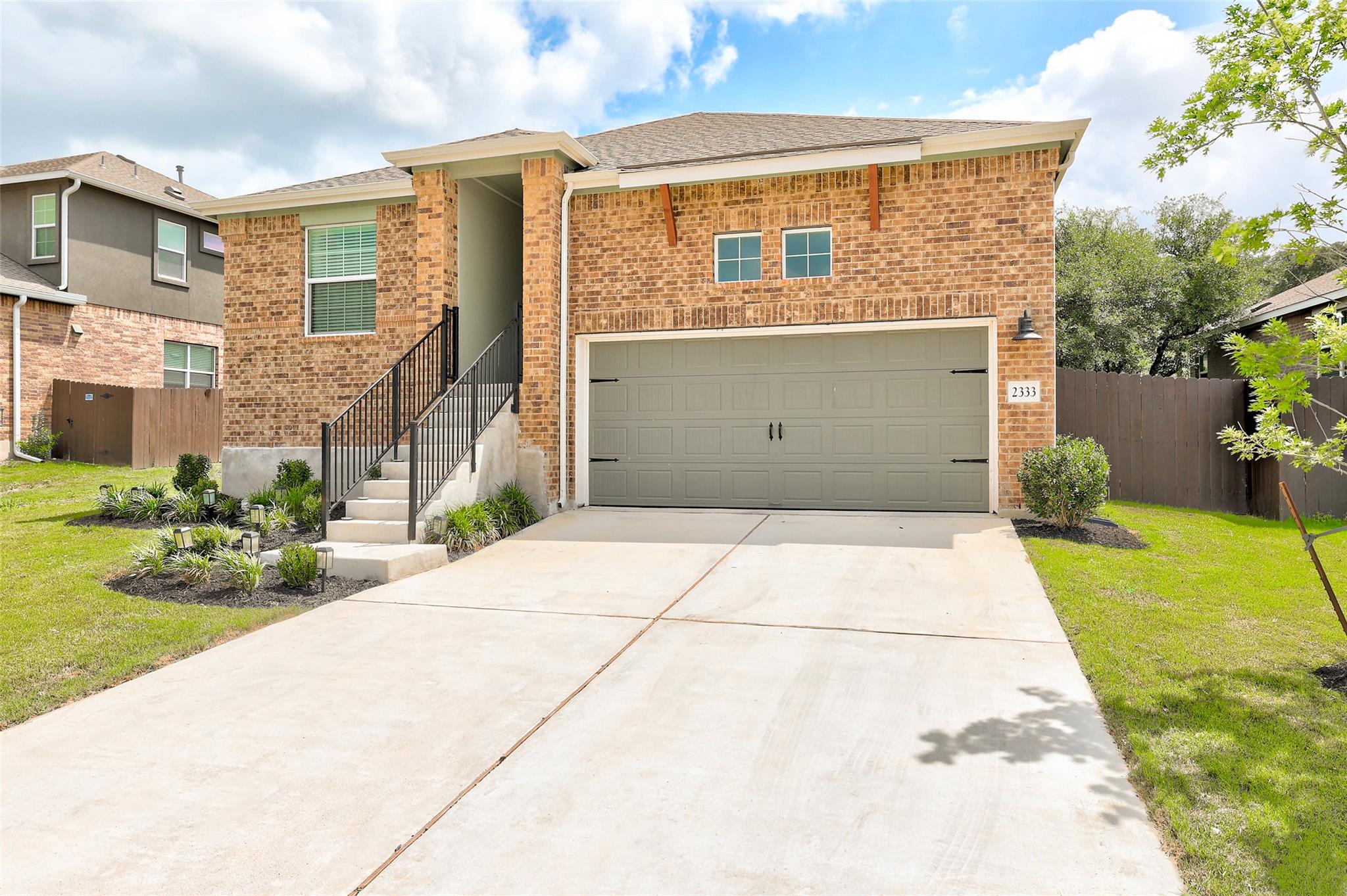 2333 Four Waters Loop Property Photo 3