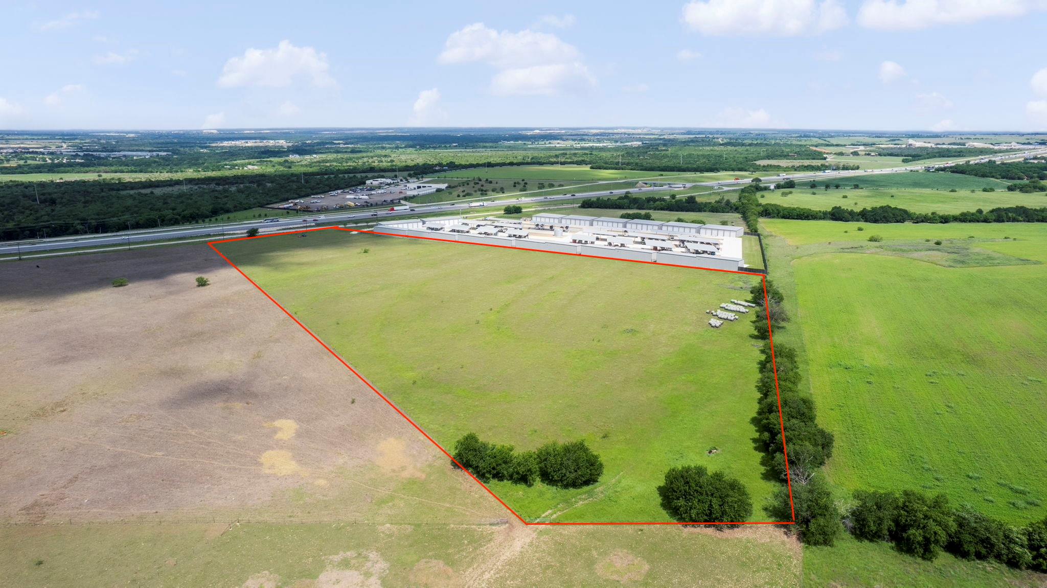 6100 N Interstate 35 Option A None Property Photo 2